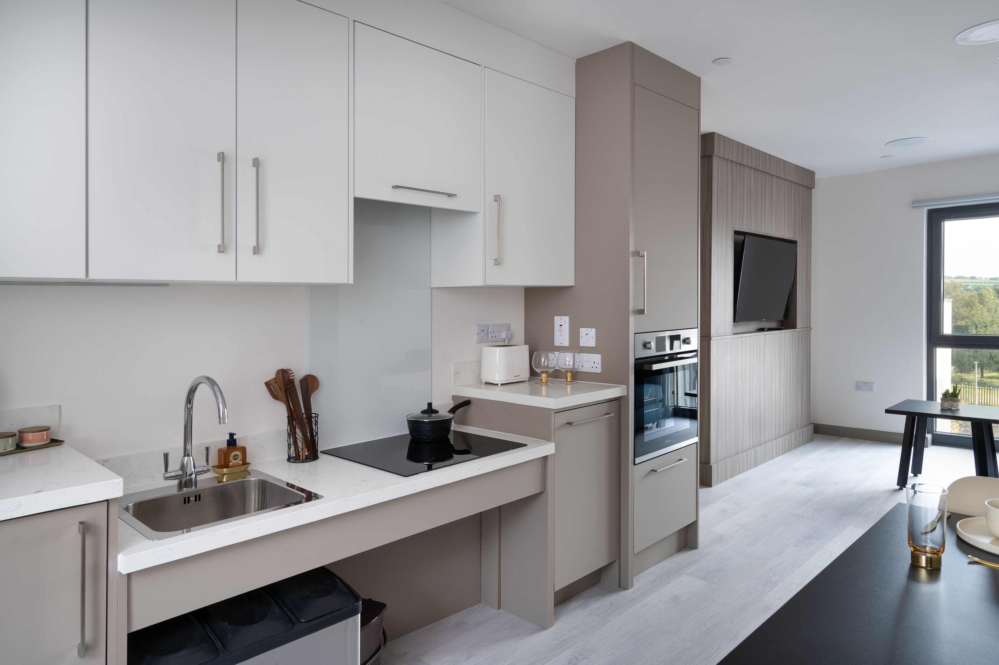 Yugo Explore Melbourn Point