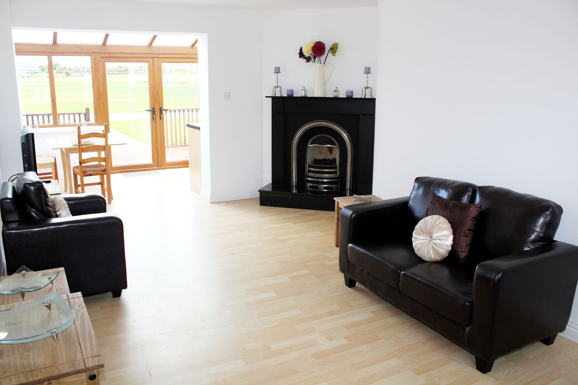 Hookless Holiday Homes