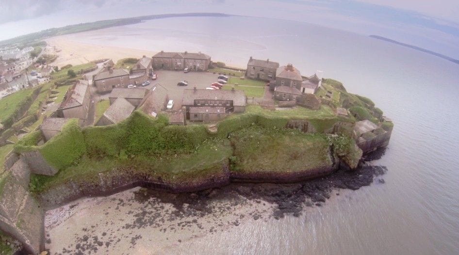 Hookless Holiday Homes