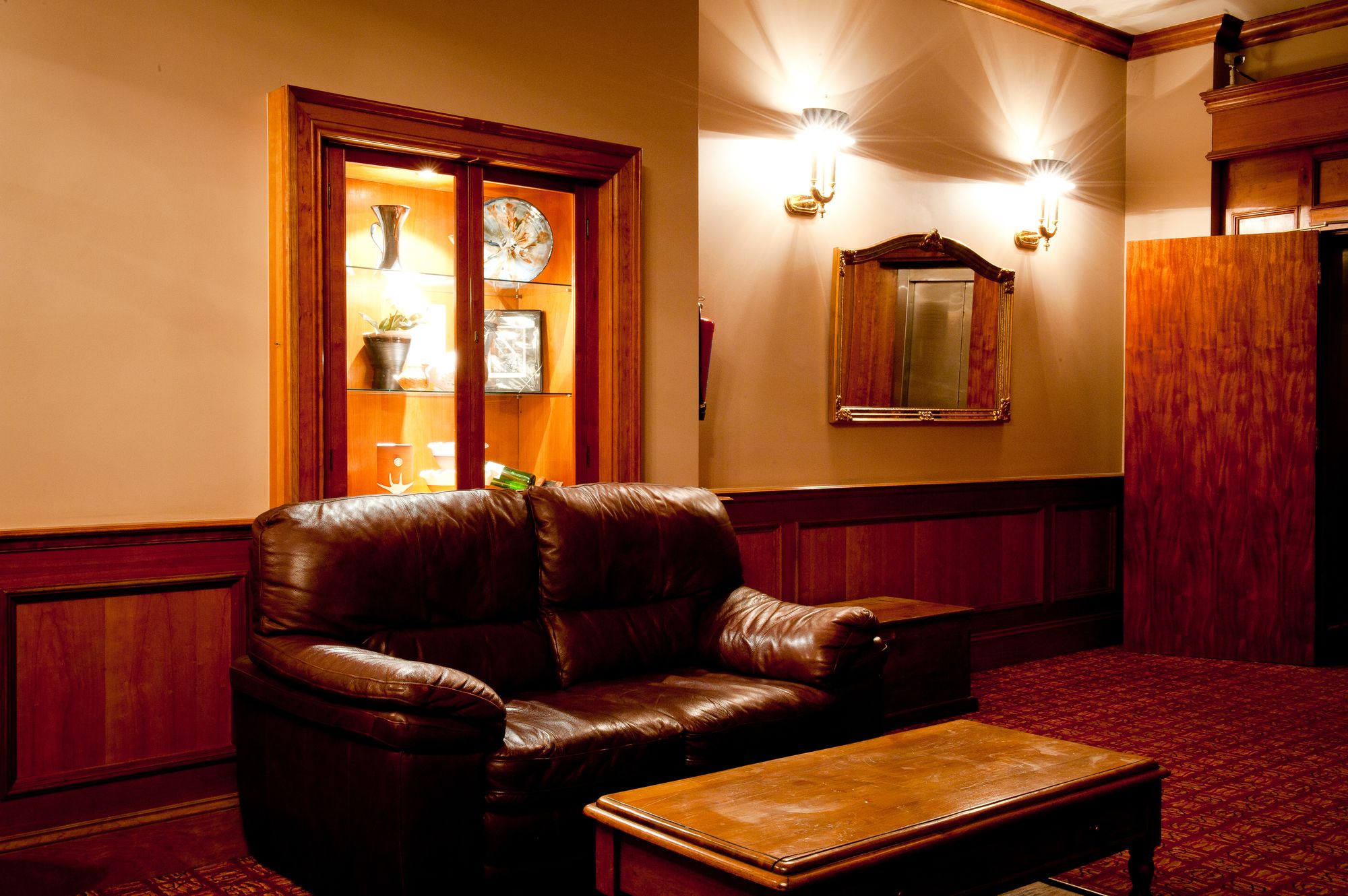 Eyre Square Hotel