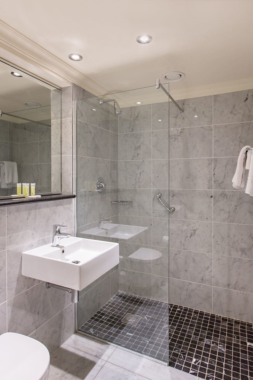 Eyre Square Hotel