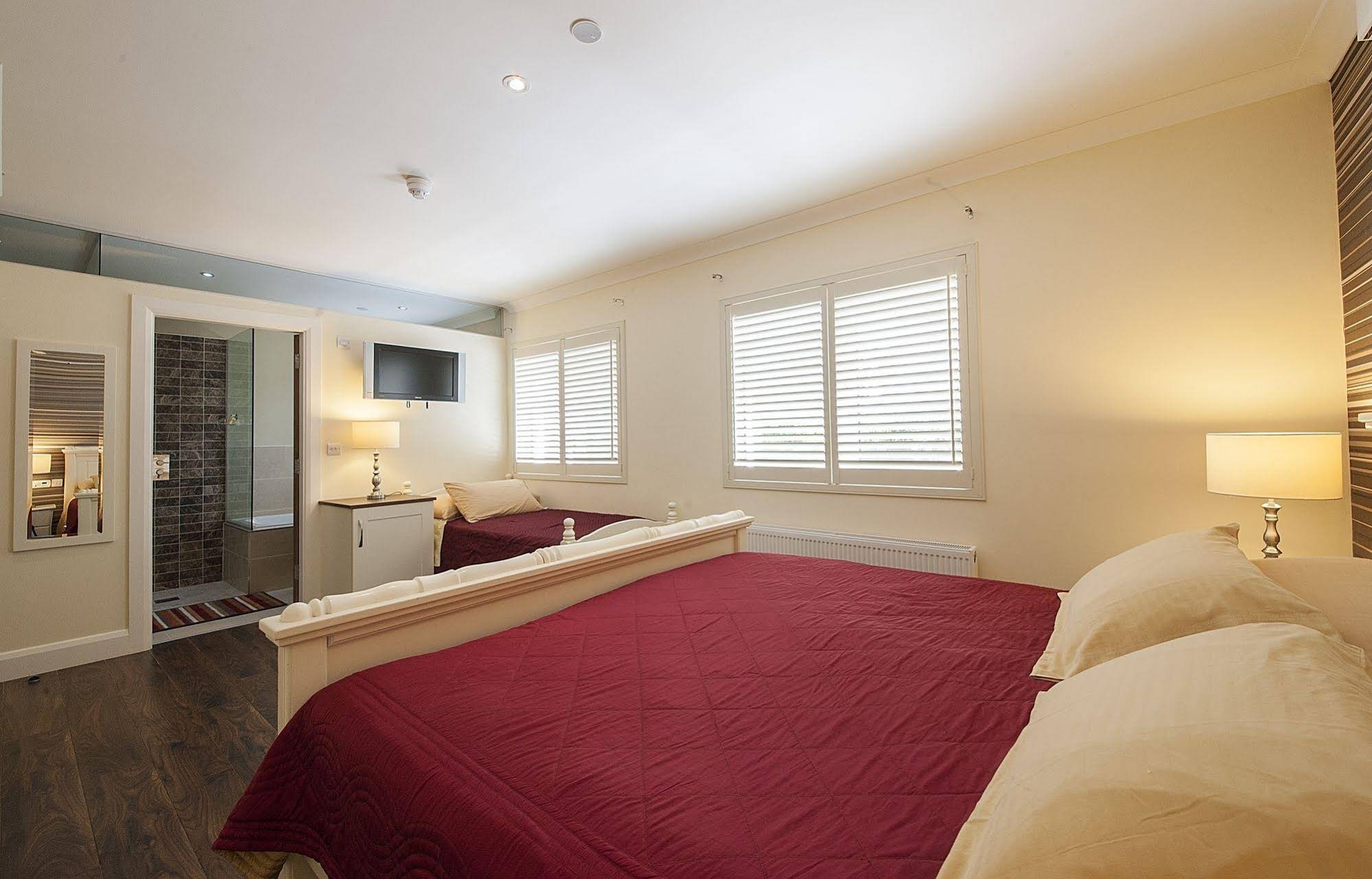 Sea Breeze Lodge B&B