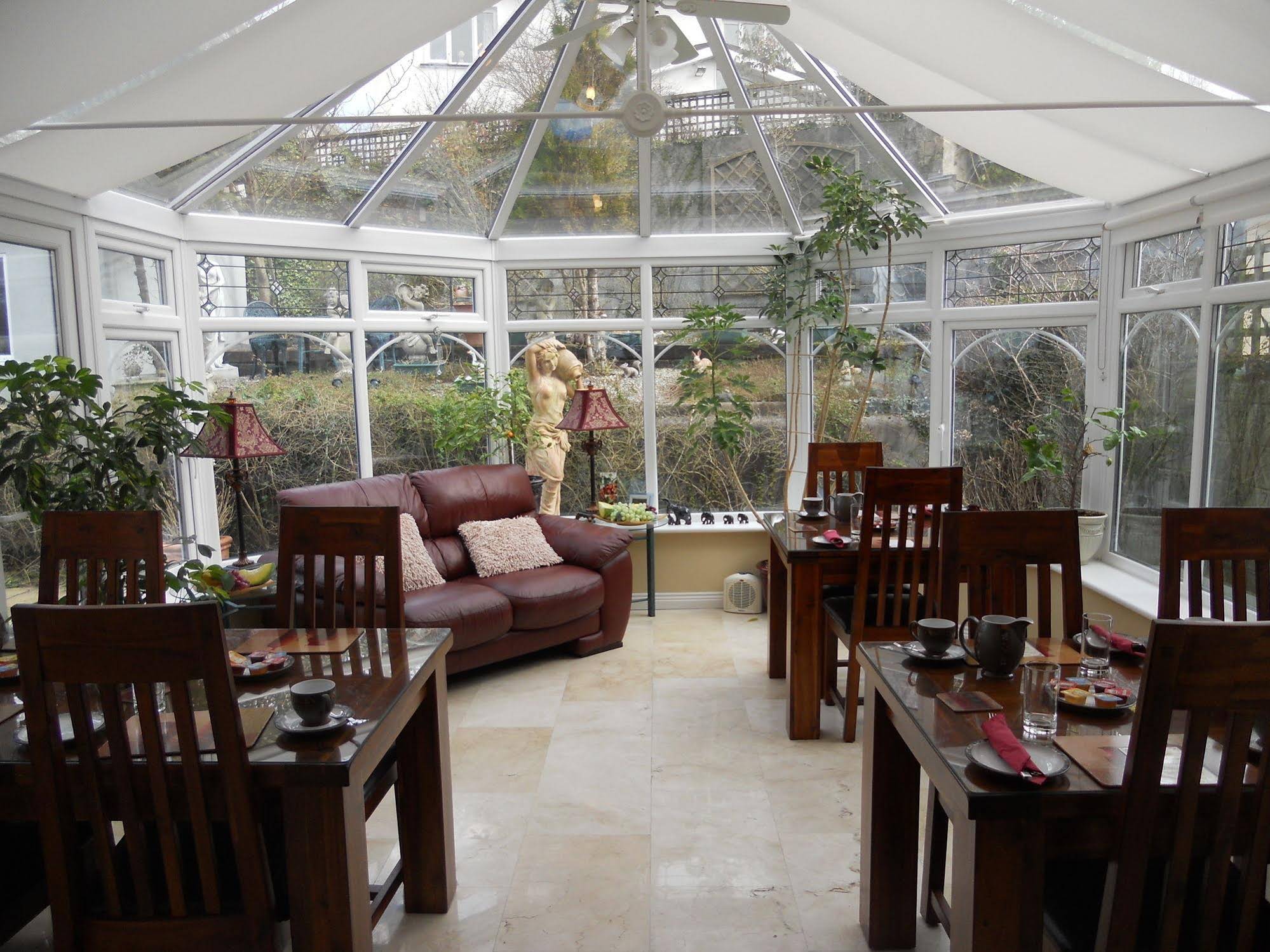 Sea Breeze Lodge B&B