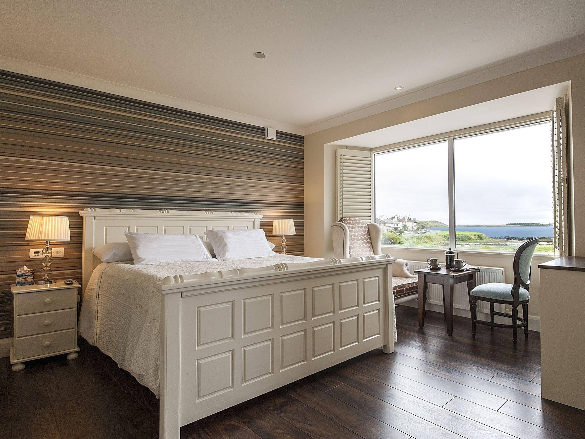 Sea Breeze Lodge B&B