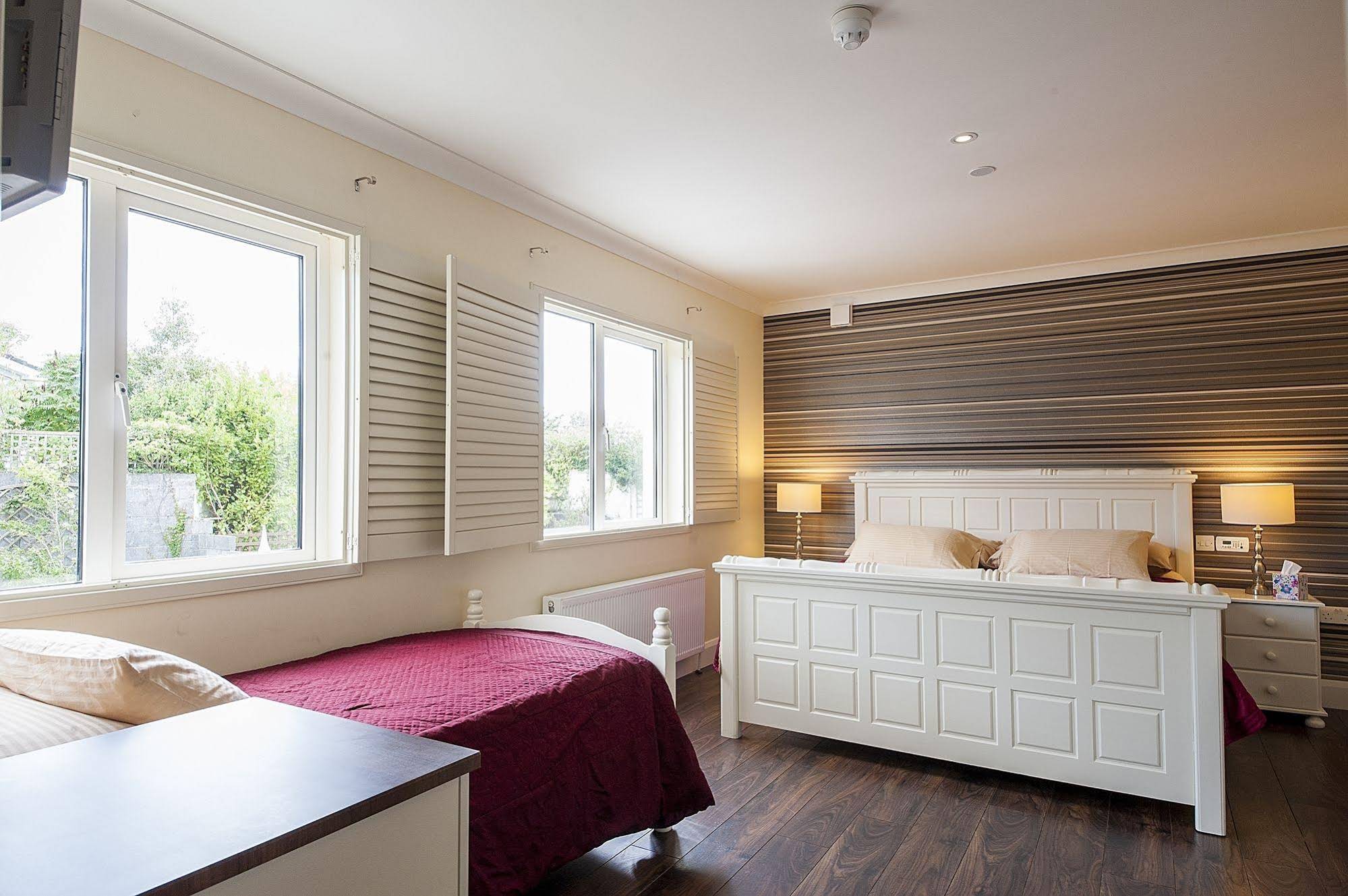Sea Breeze Lodge B&B