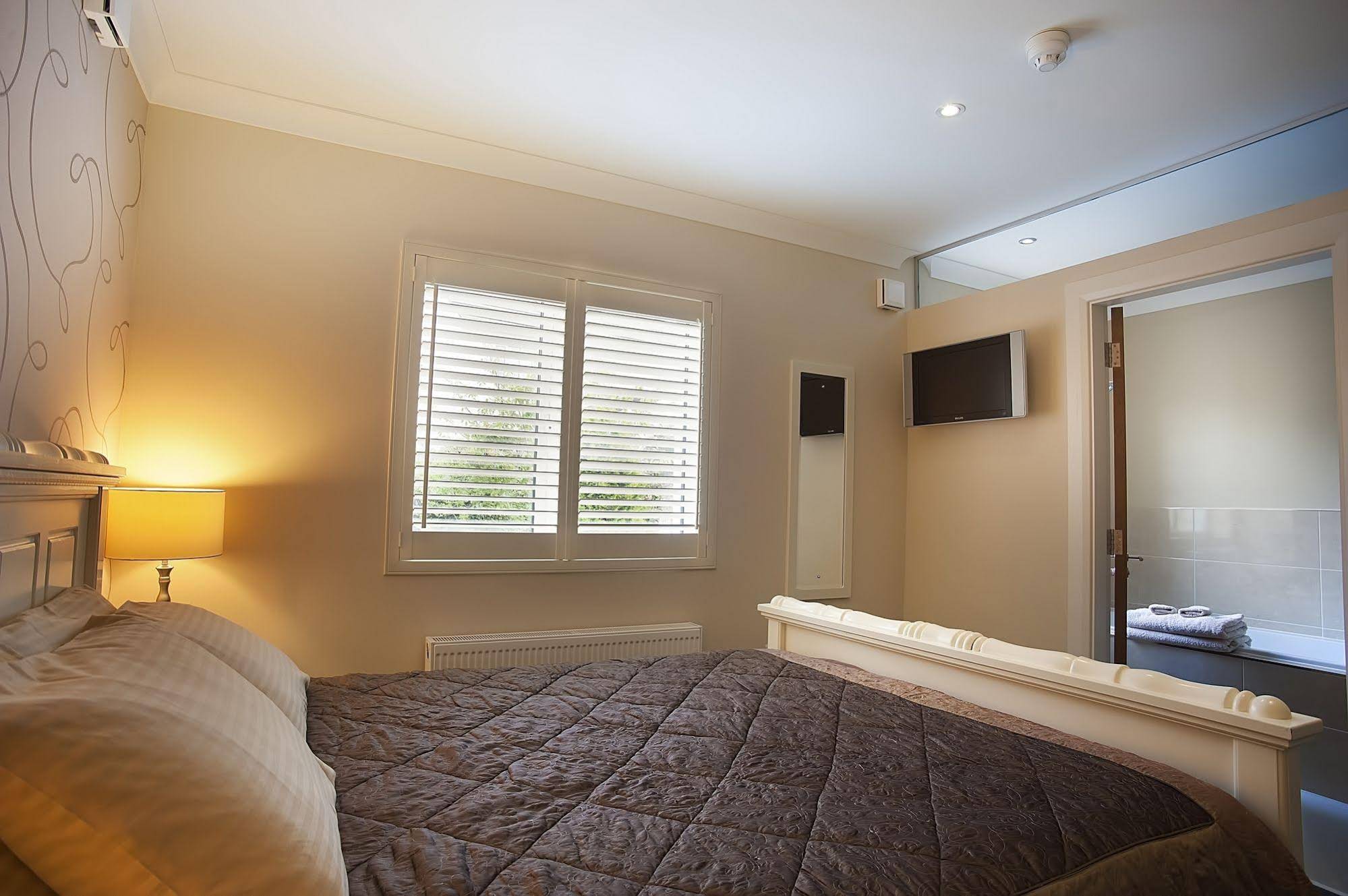 Sea Breeze Lodge B&B