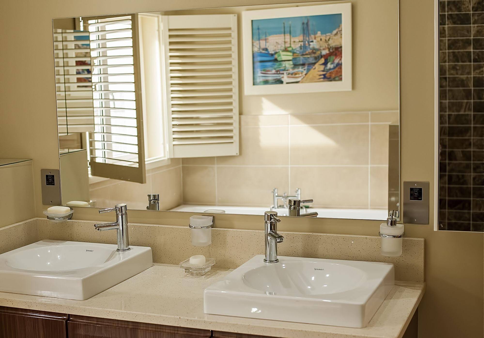 Sea Breeze Lodge B&B