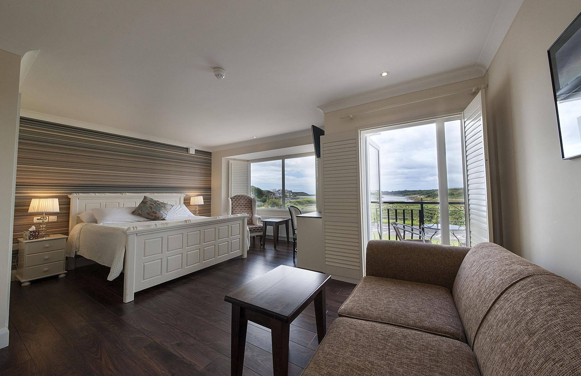 Sea Breeze Lodge B&B