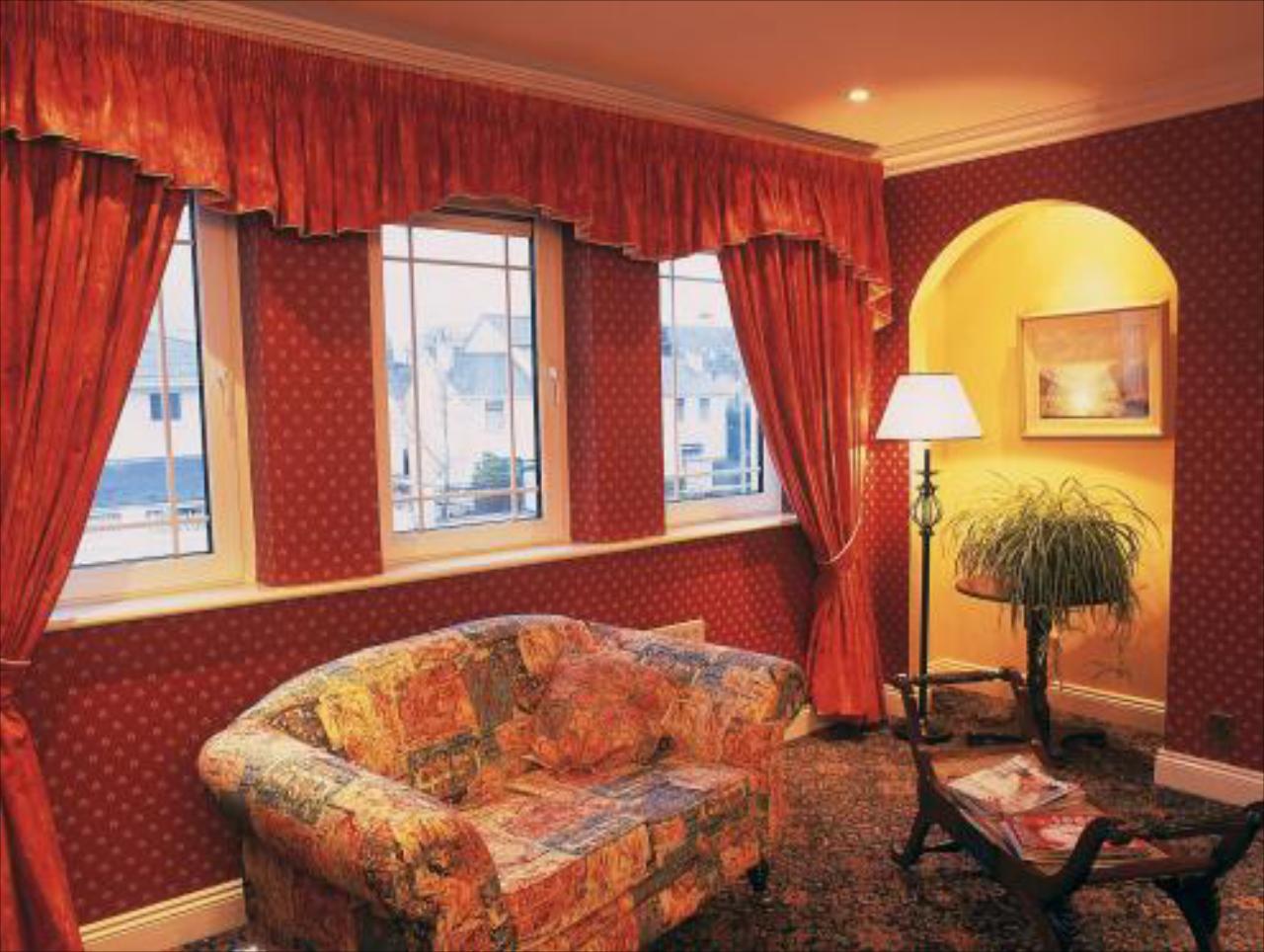 Killarney Lodge