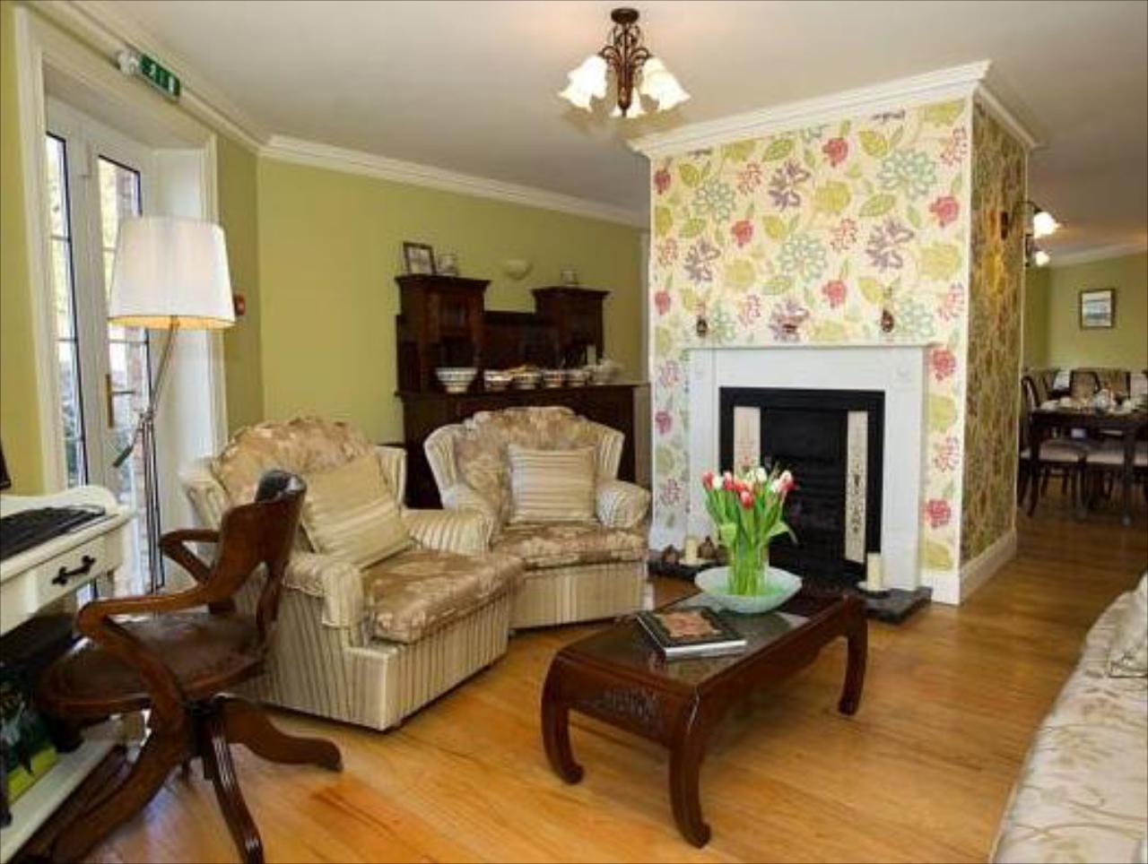 Robeen House