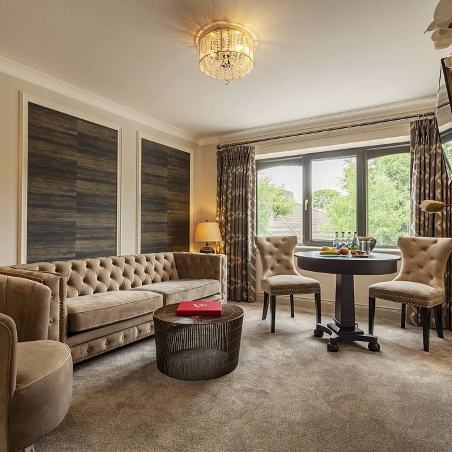 The Gleneagle Hotel & Apartments