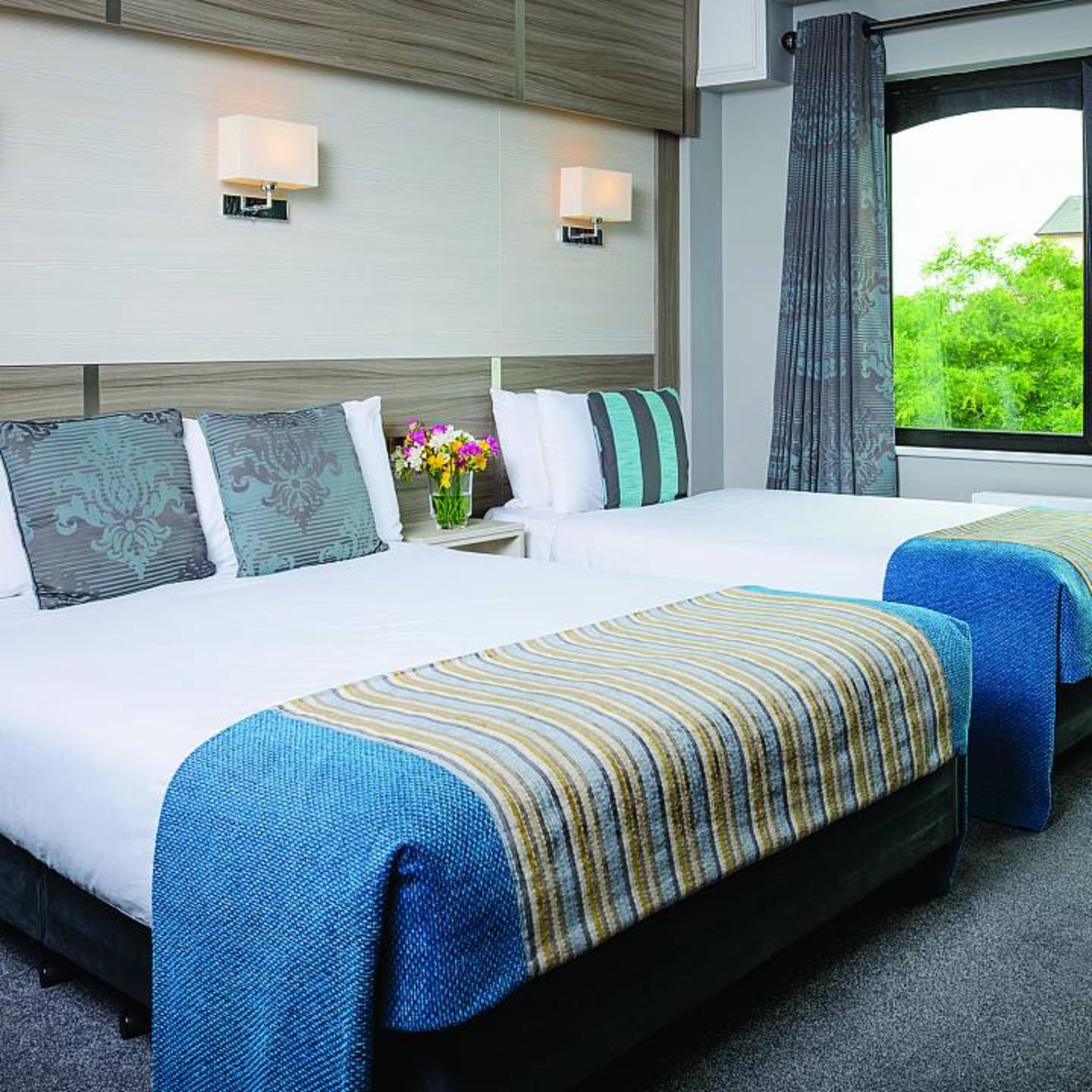 The Gleneagle Hotel & Apartments