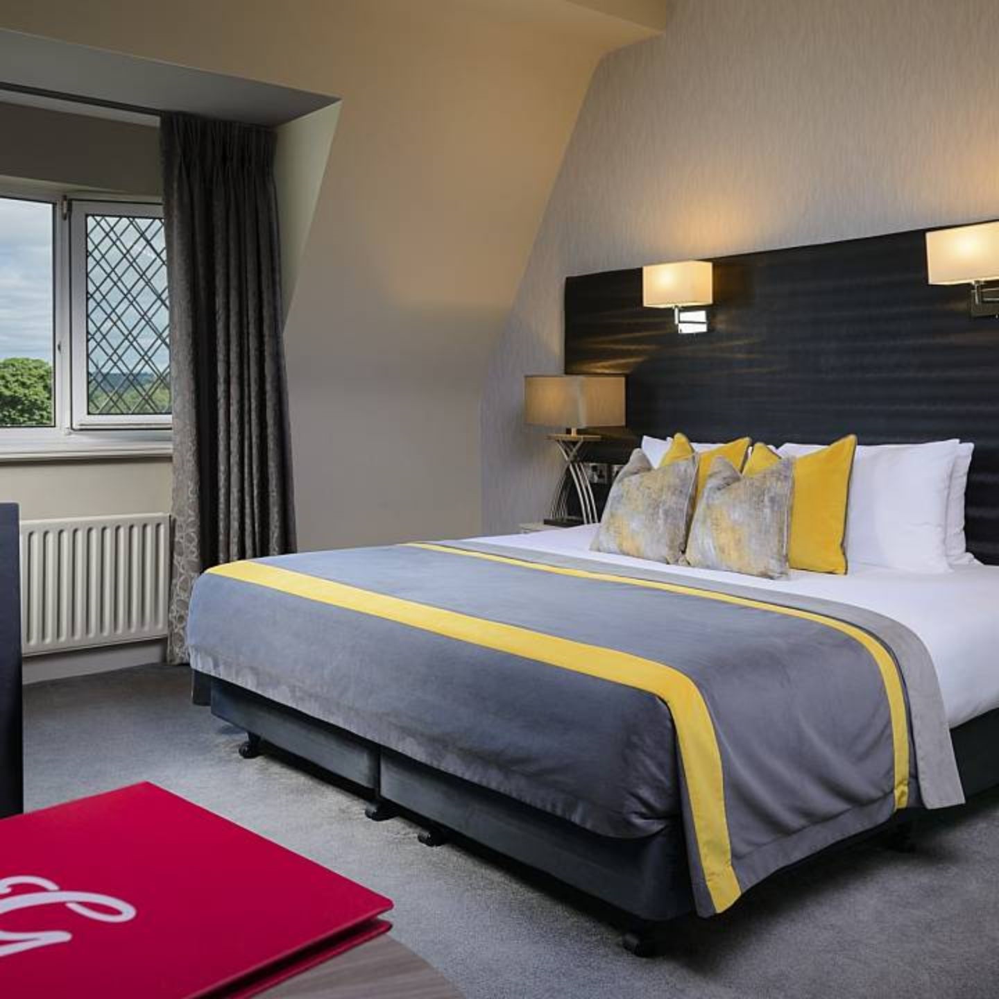 The Gleneagle Hotel & Apartments