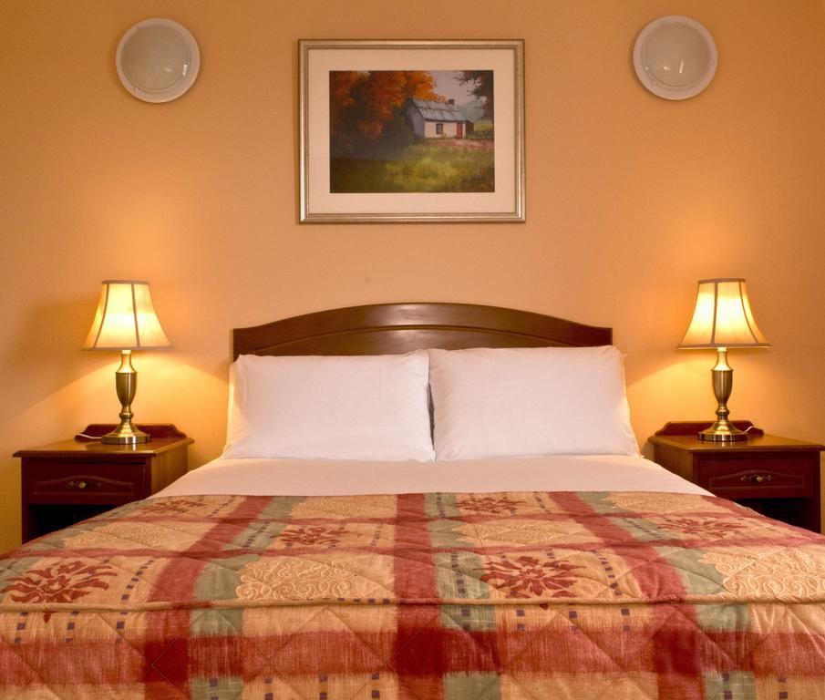 Dillon's Hotel