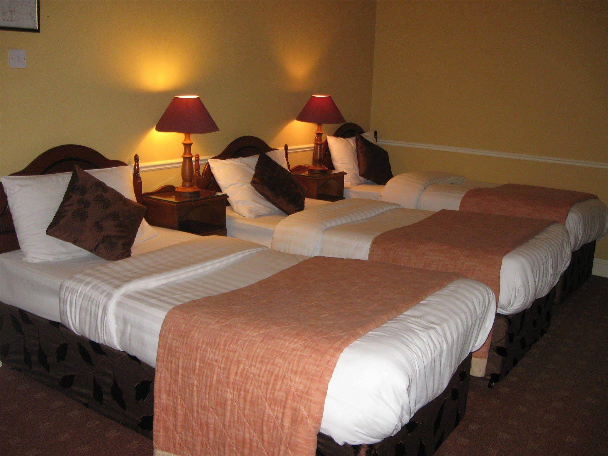 Royal Spa Hotel & Cafe