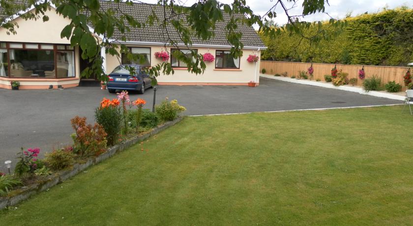 Lettermore Country Home