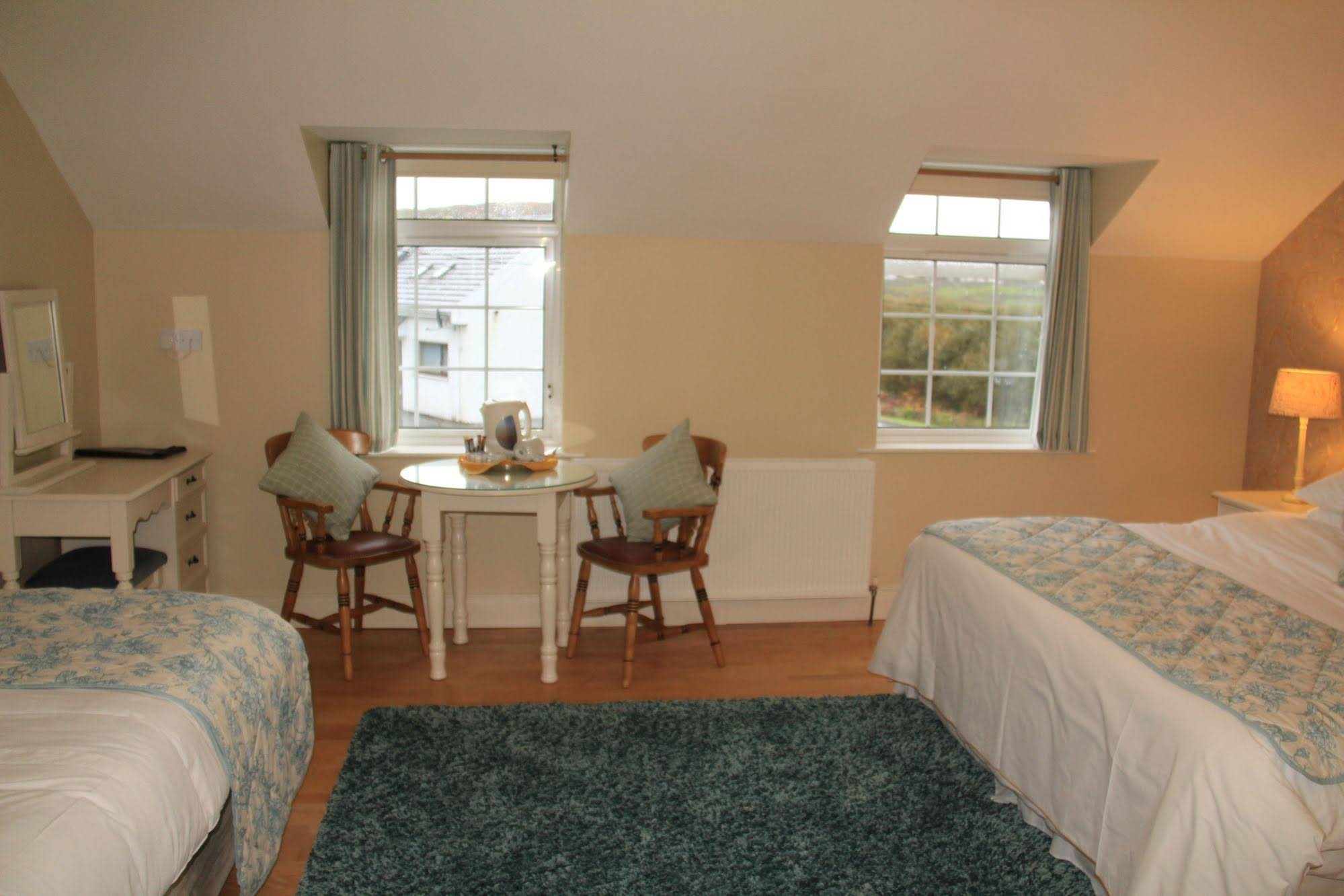 The Lake House Country Hotel