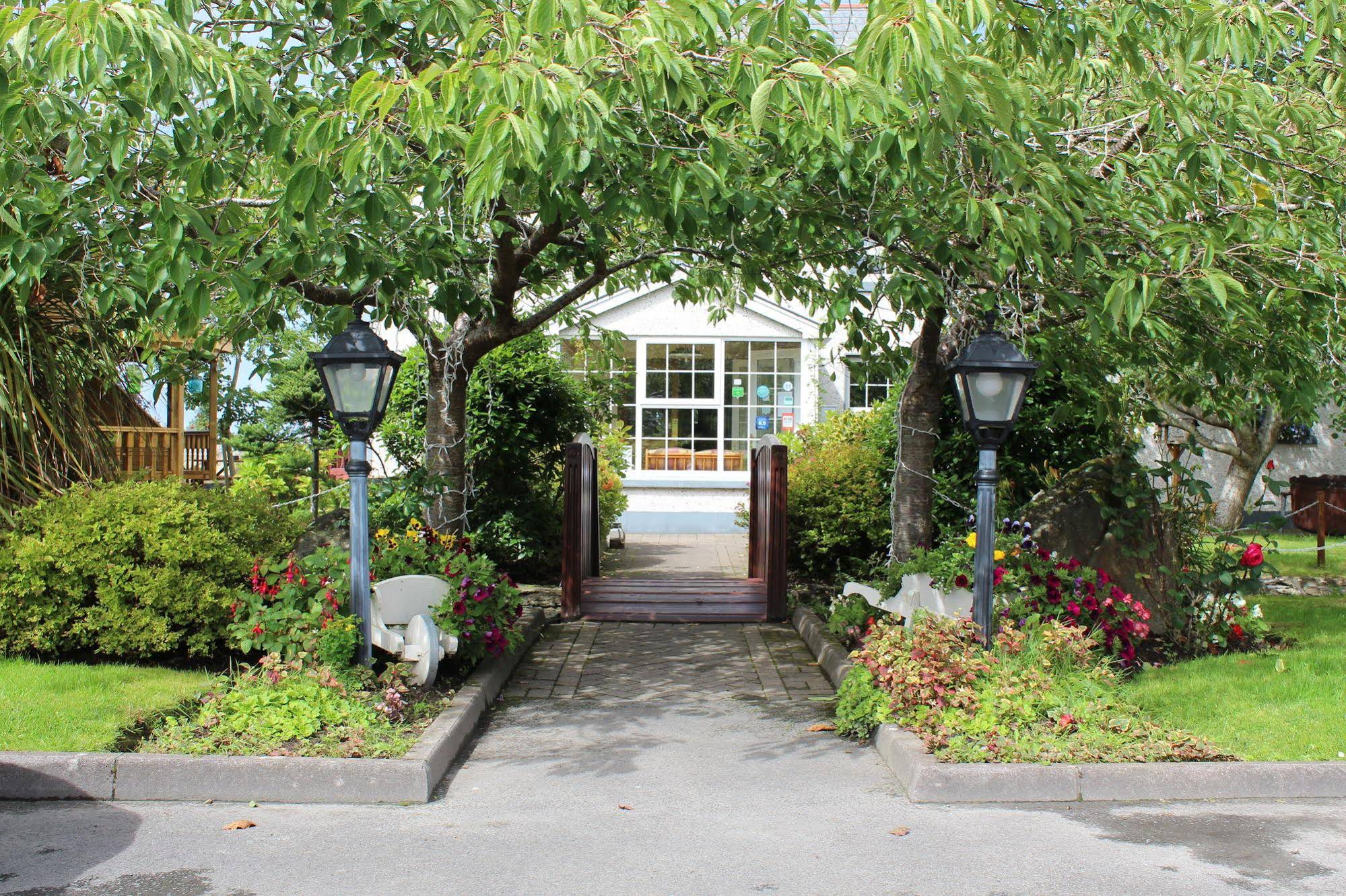 The Lake House Country Hotel