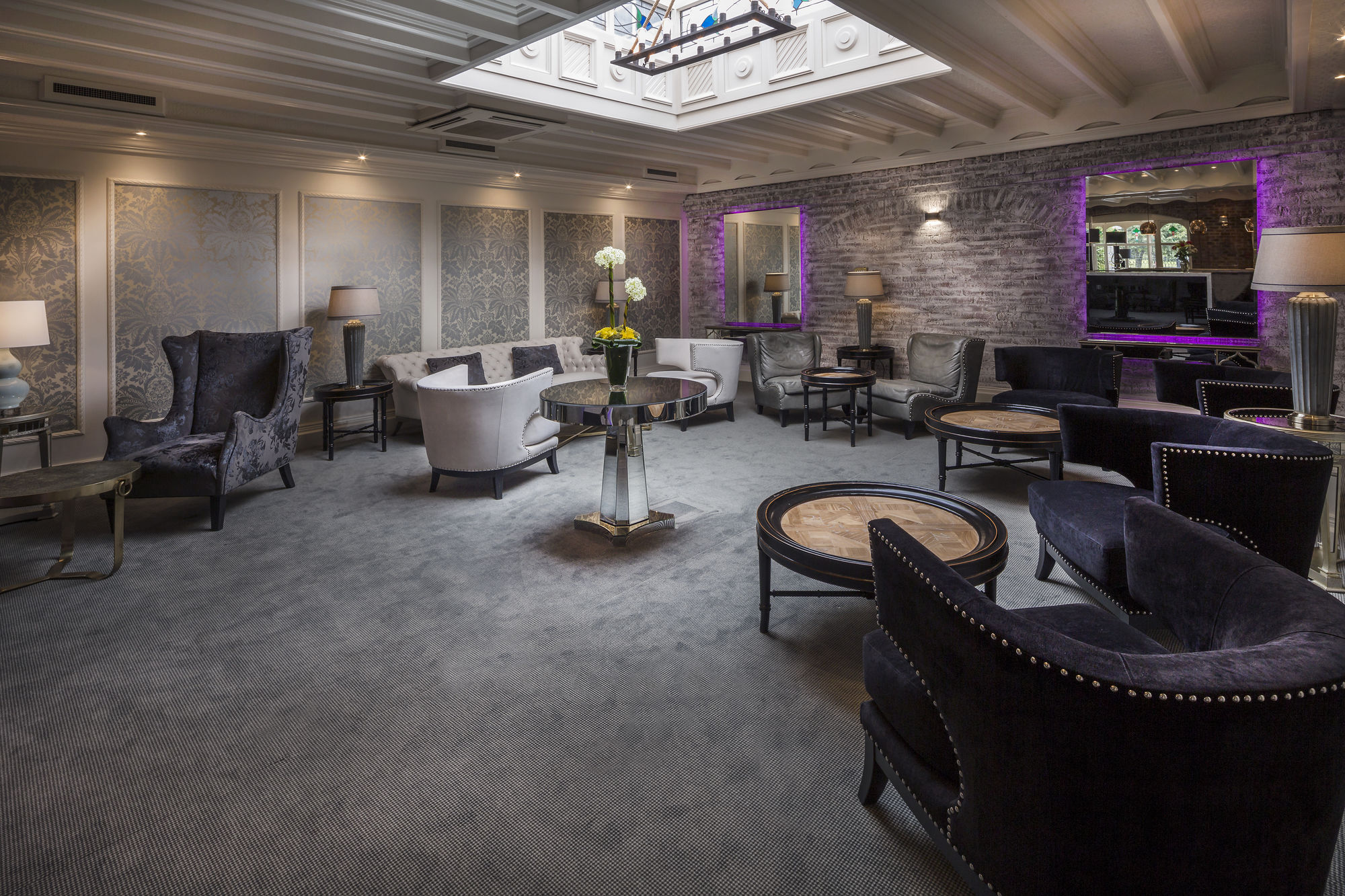 Treacys Oakwood Hotel