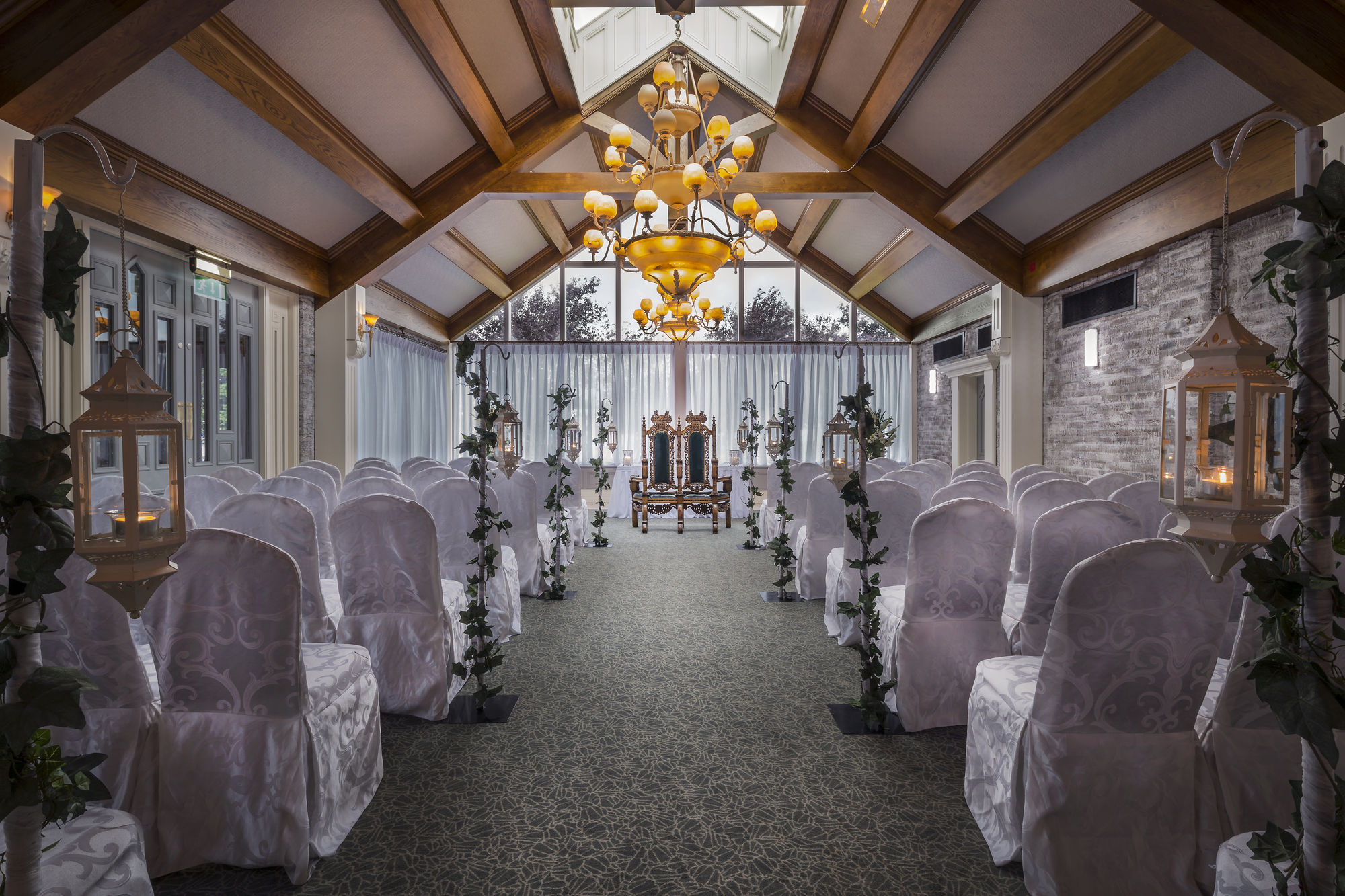 Treacys Oakwood Hotel