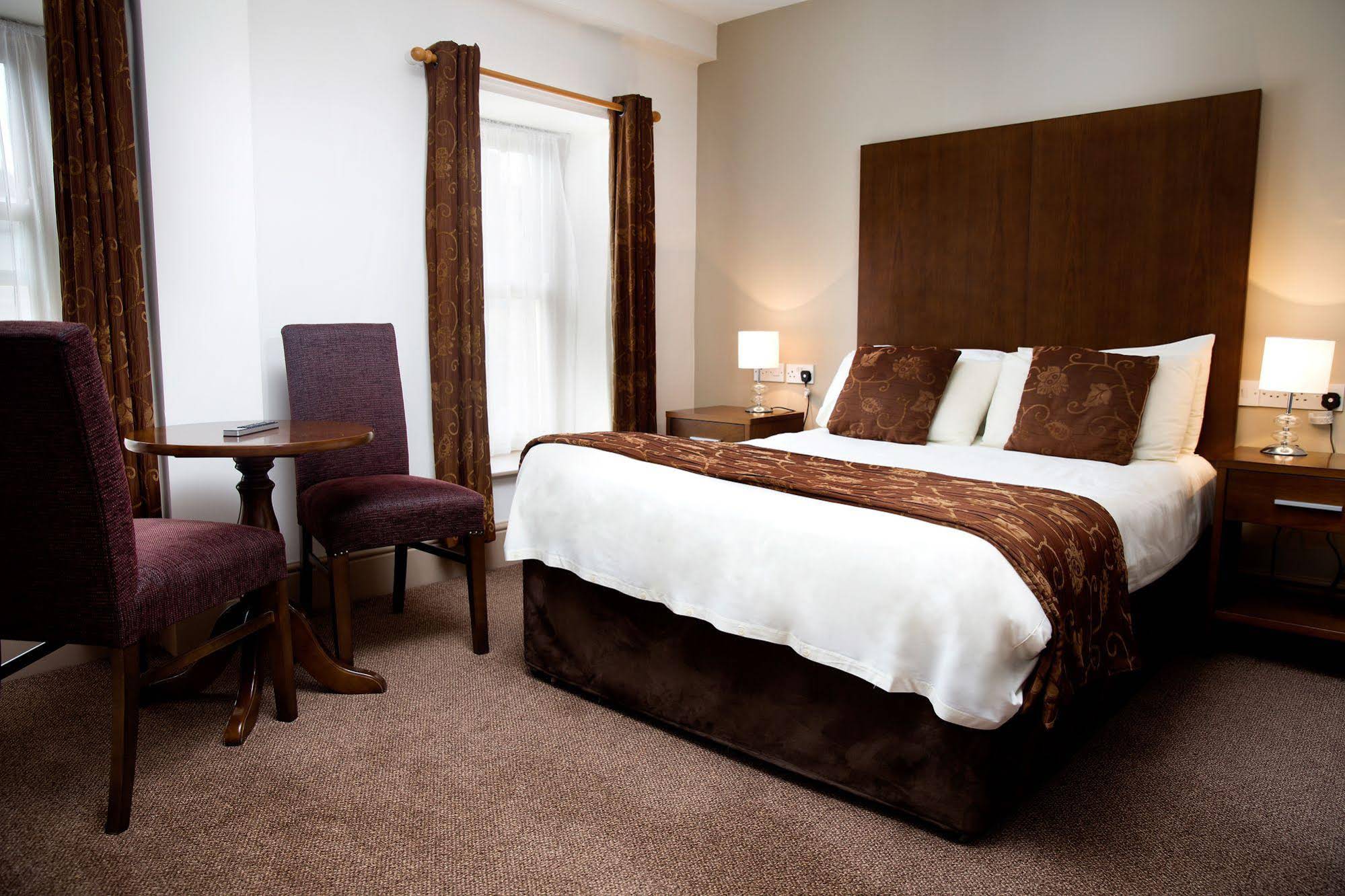 The Gateway Hotel