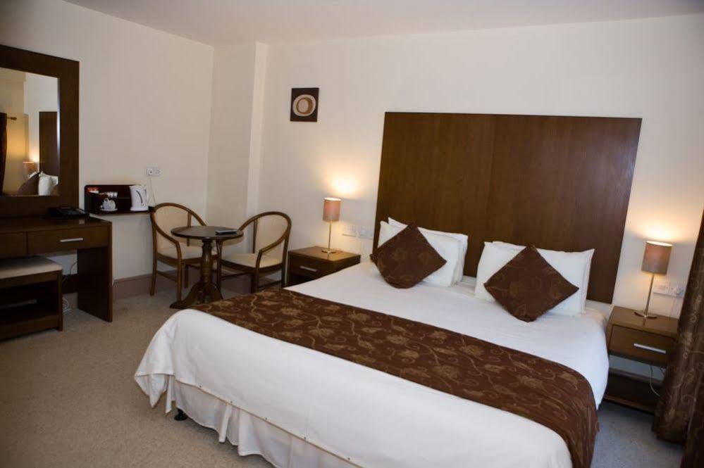 The Gateway Hotel