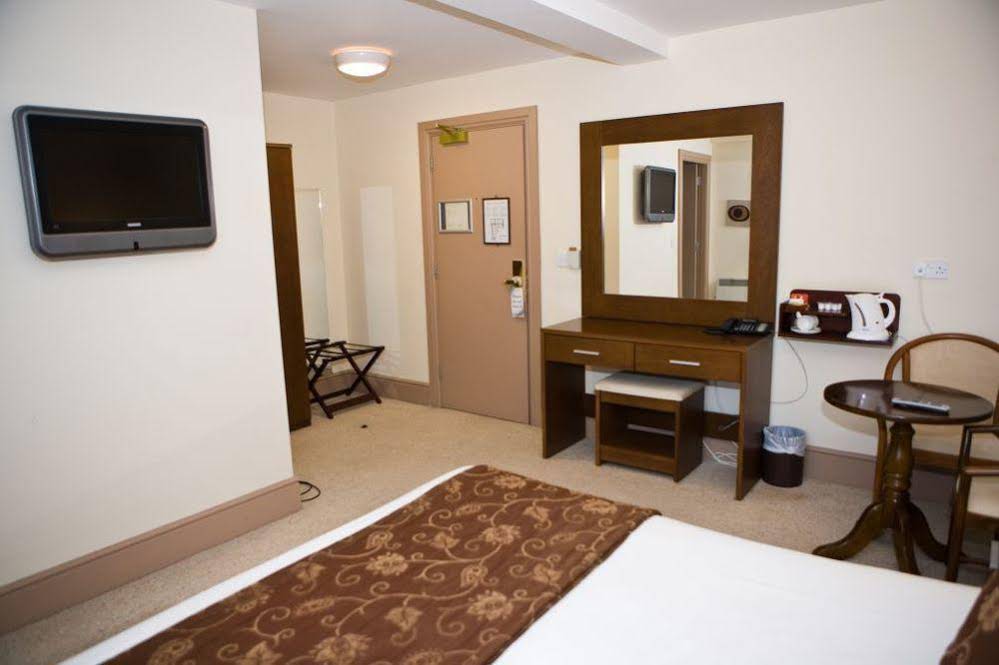 The Gateway Hotel