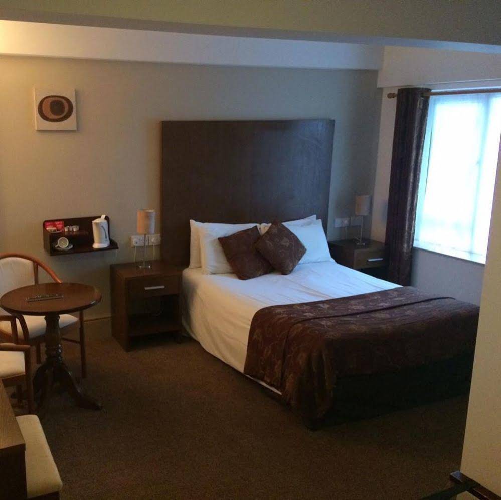 The Gateway Hotel