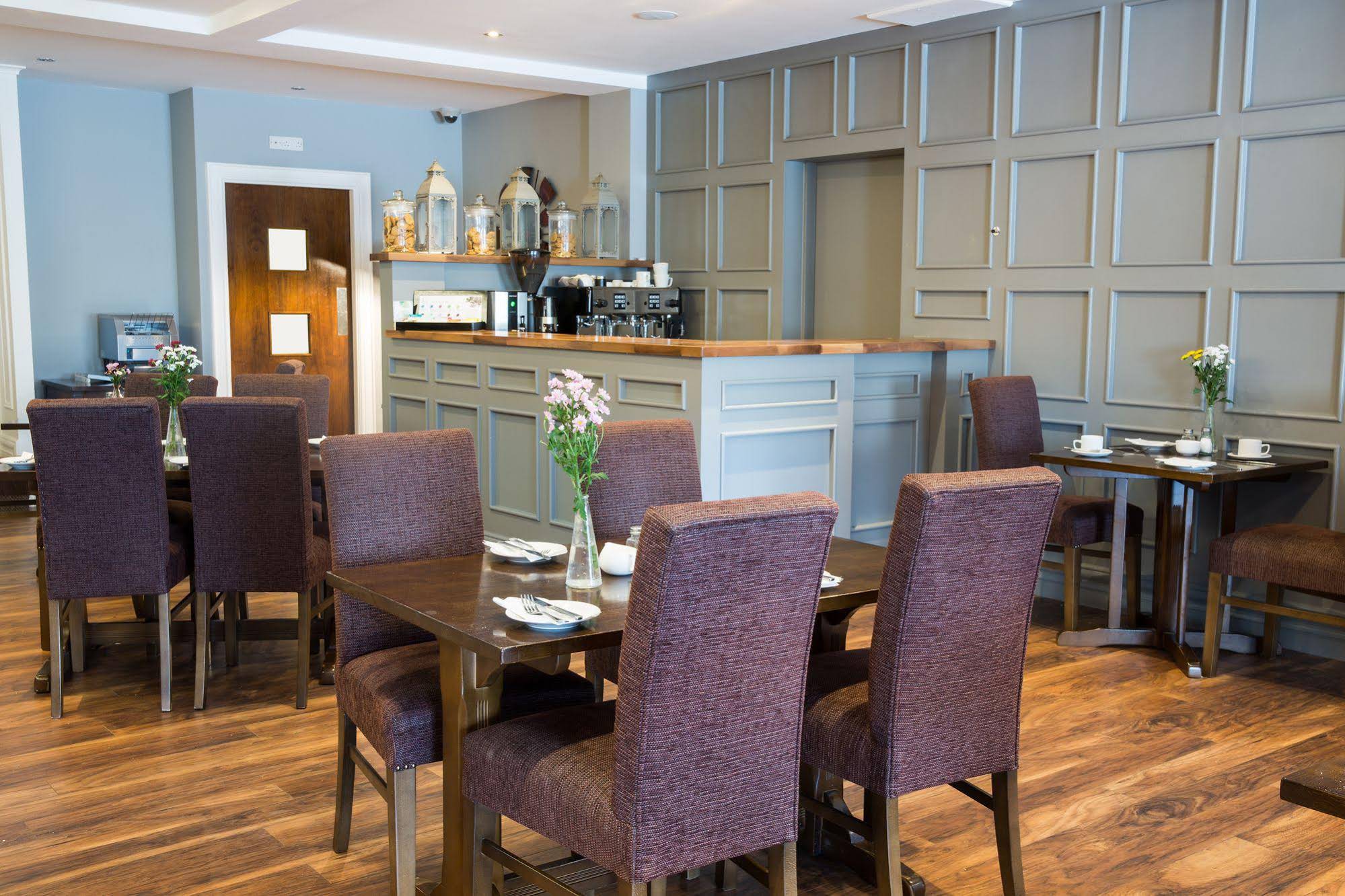 The Gateway Hotel