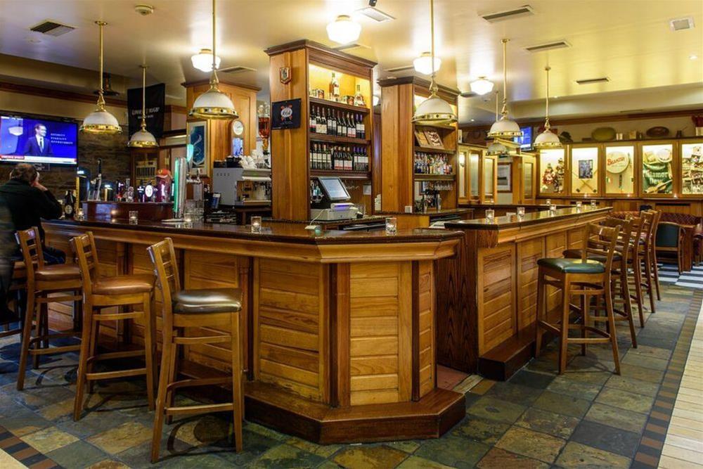 Dooley's Hotel