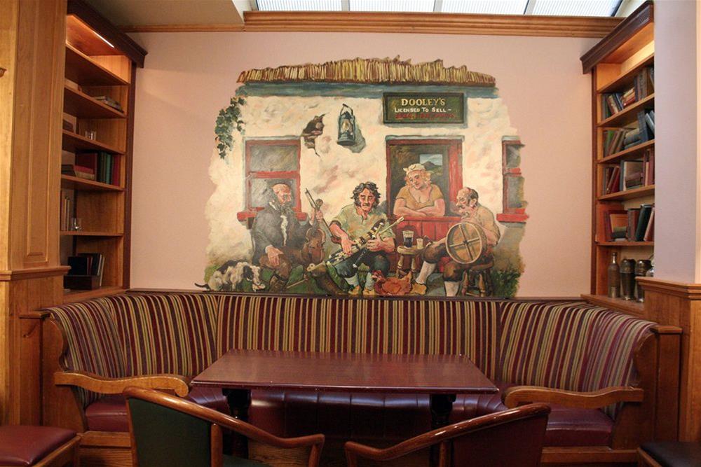 Dooley's Hotel