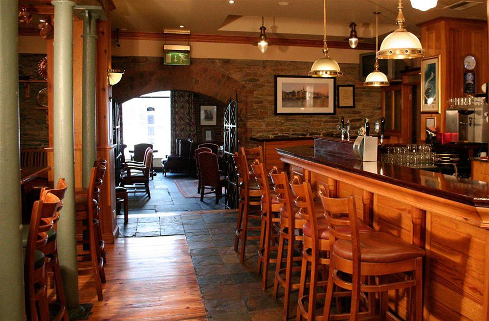Dooley's Hotel
