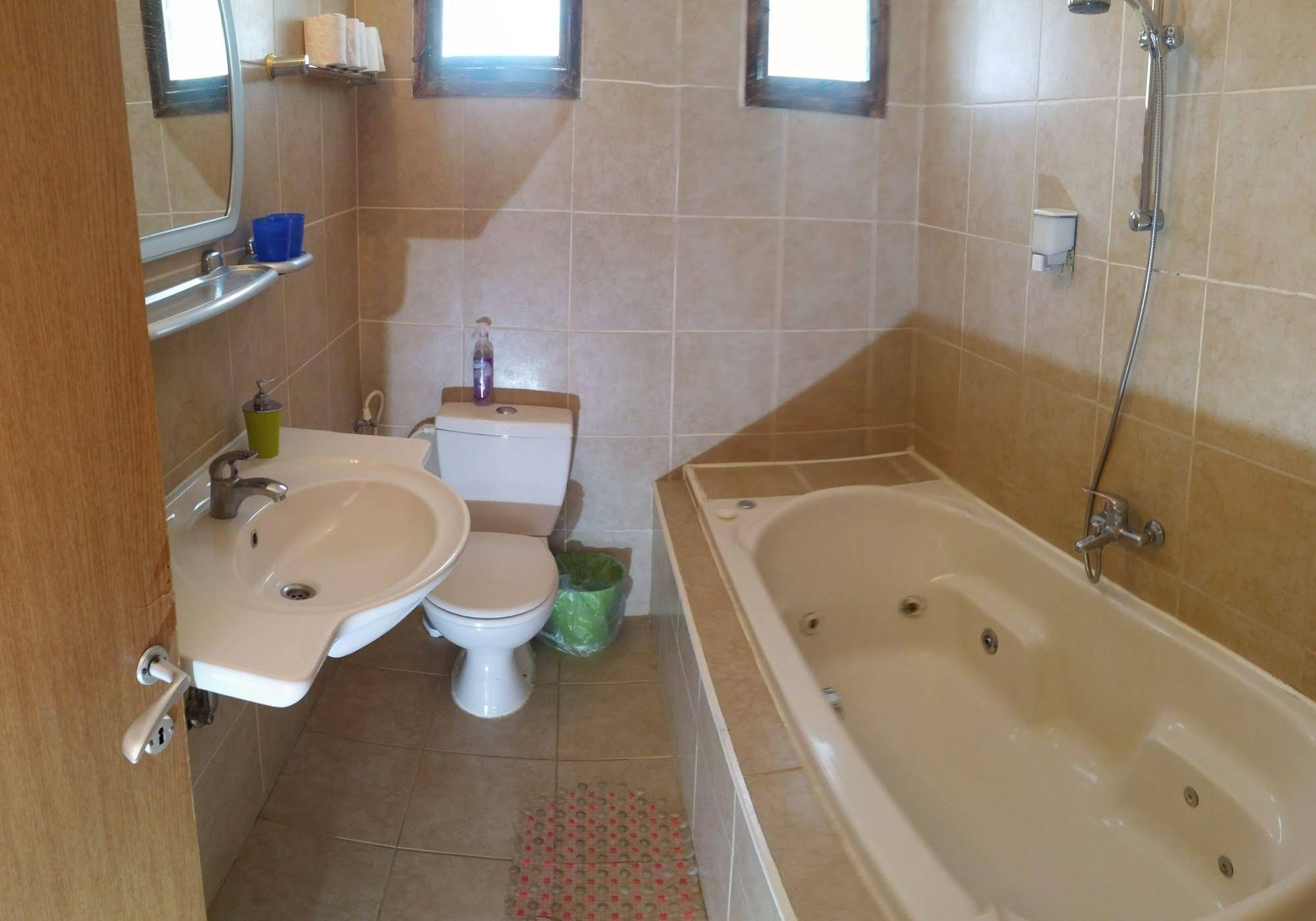 Aloni Neve Zohar Guest House Dead Sea