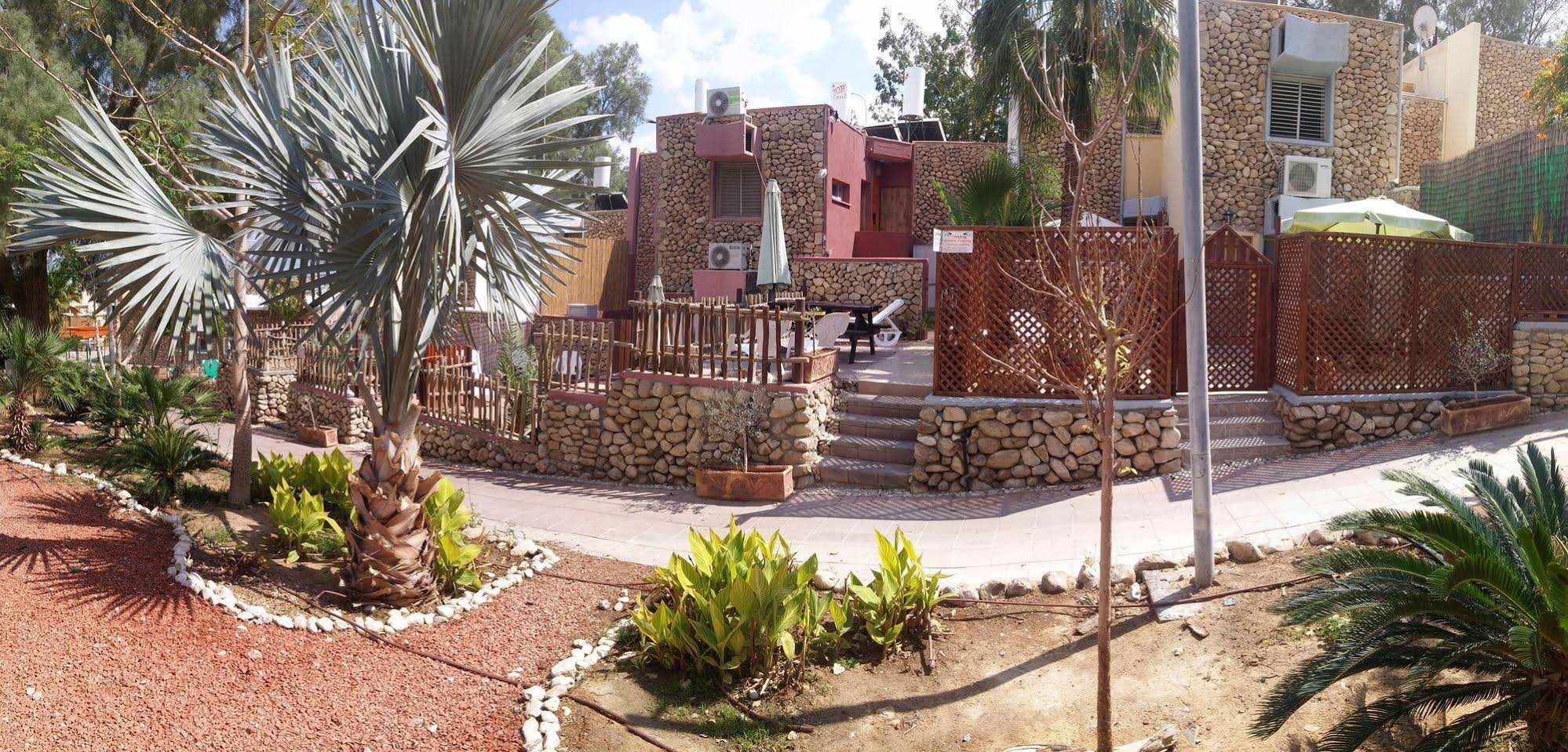 Aloni Neve Zohar Guest House Dead Sea
