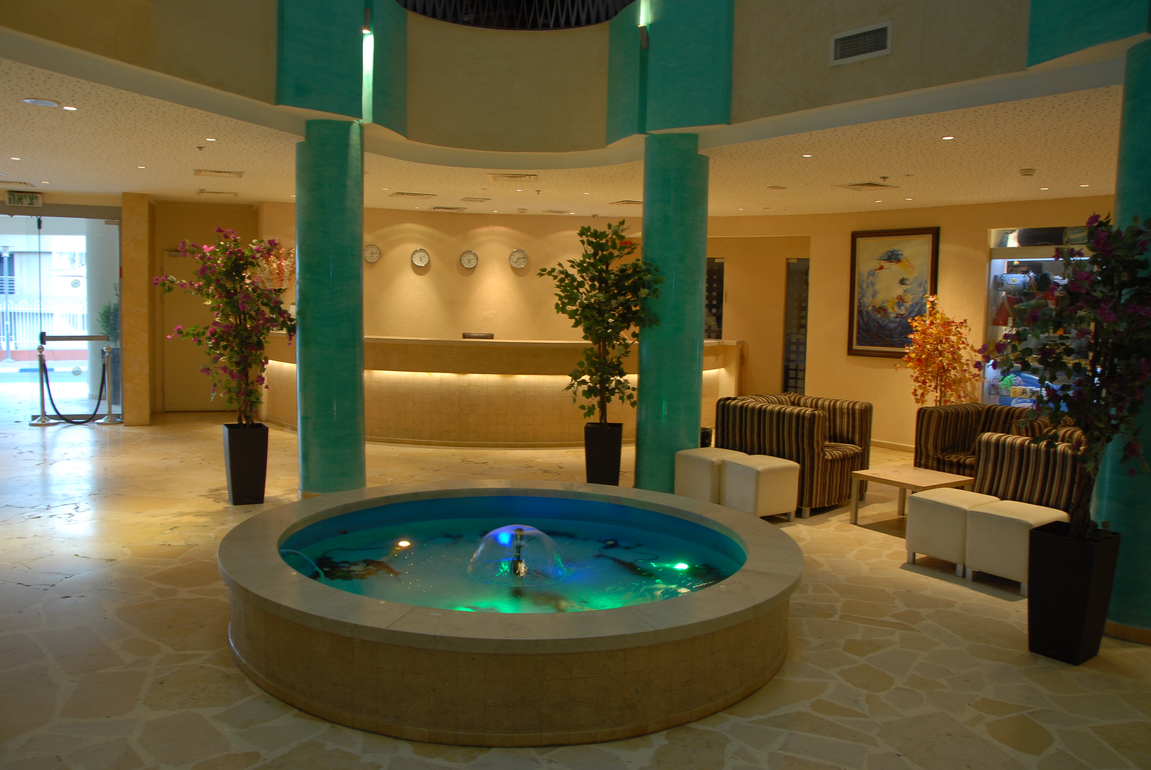 Adi Hotel