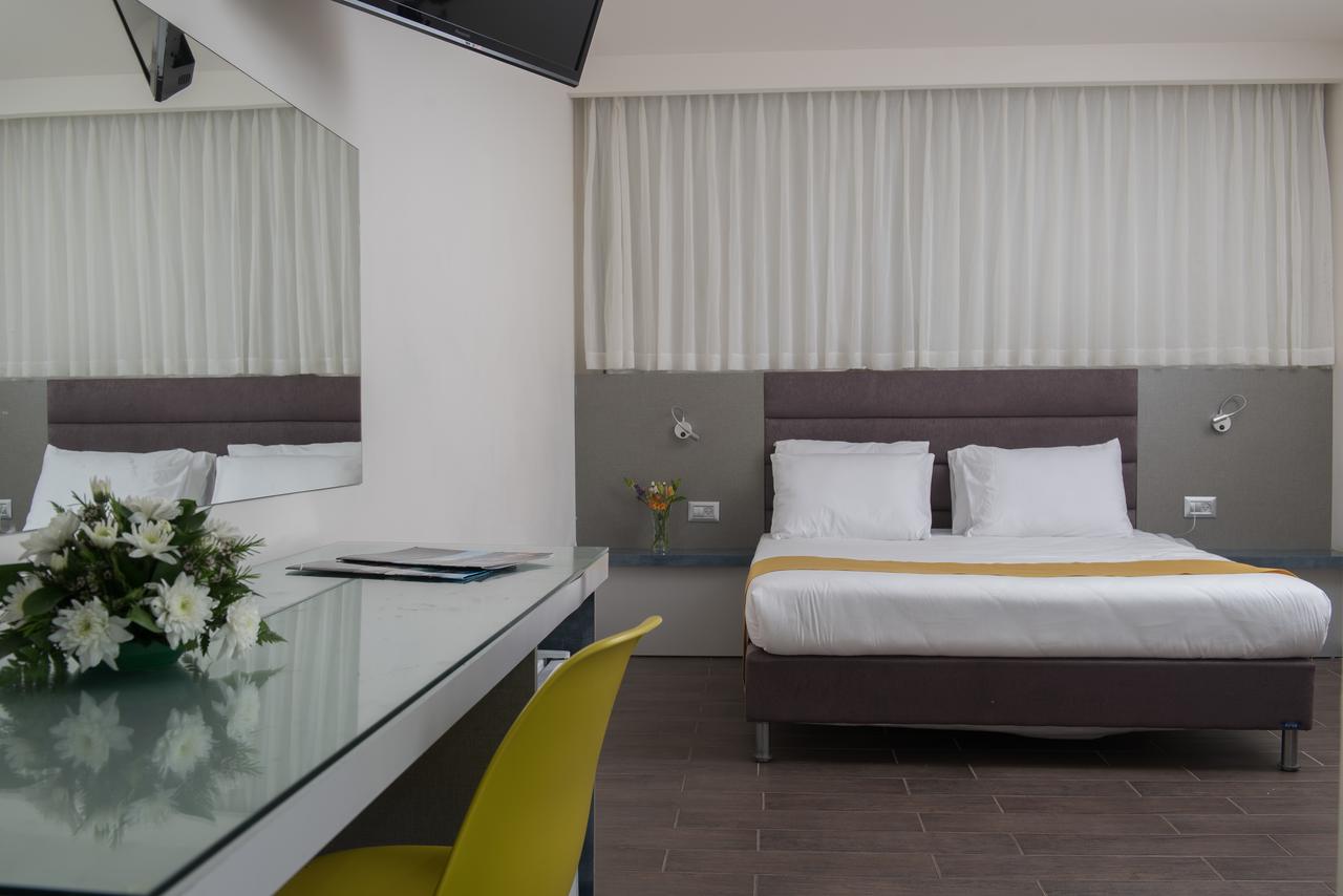 Americana Hotel