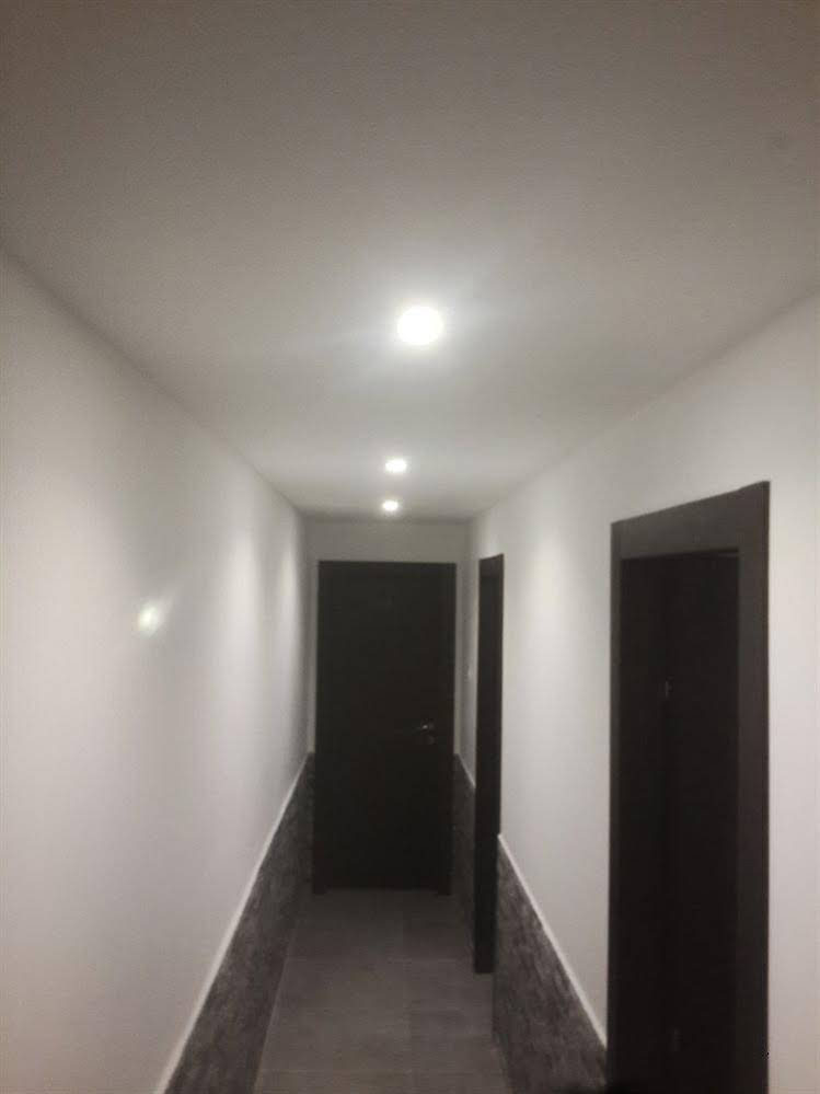 Camelot Suites Motel