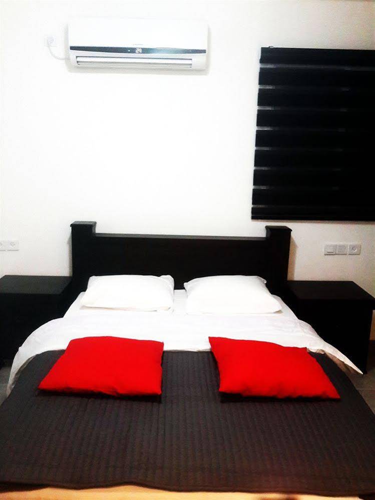 Camelot Suites Motel