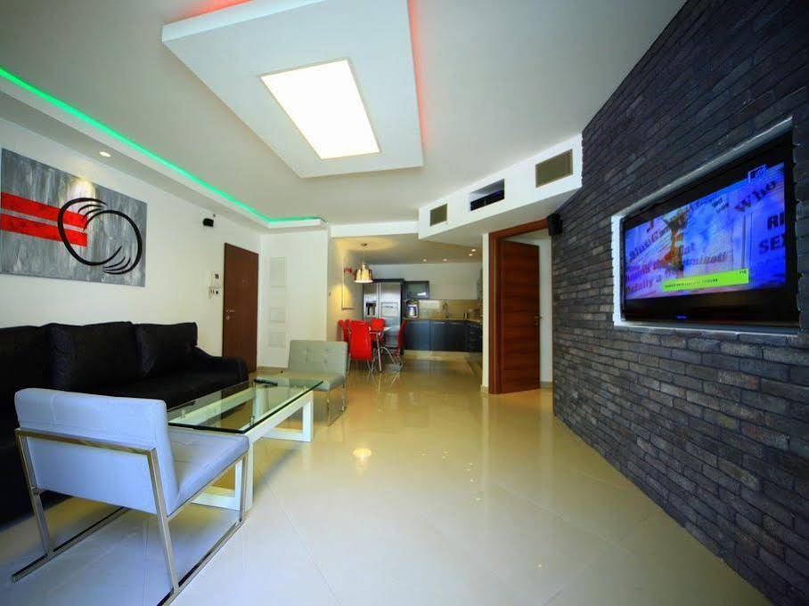 La Palmora Suites