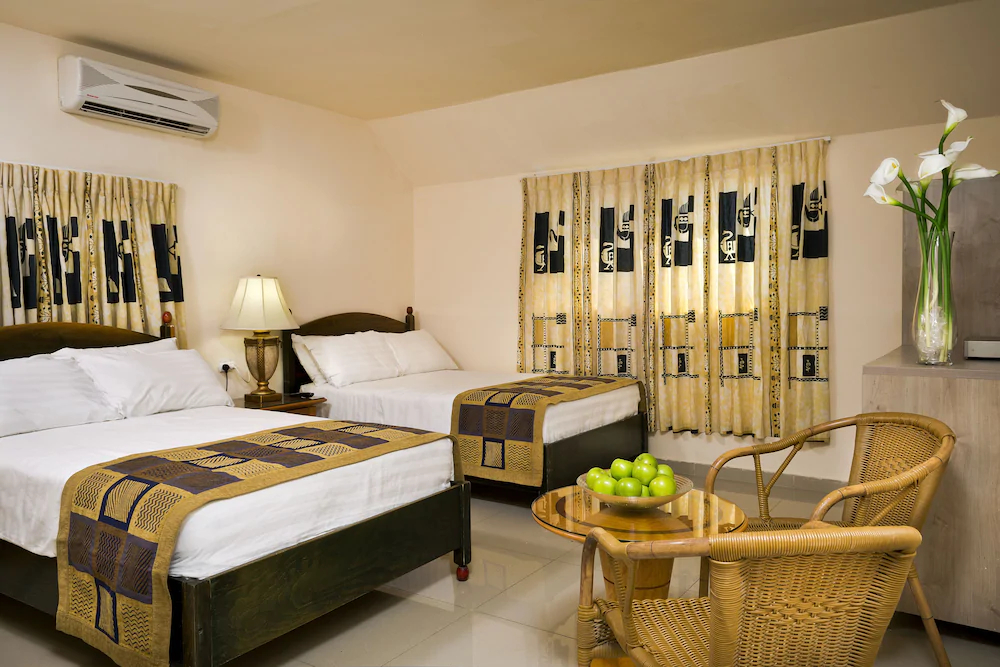 Melony Hotel
