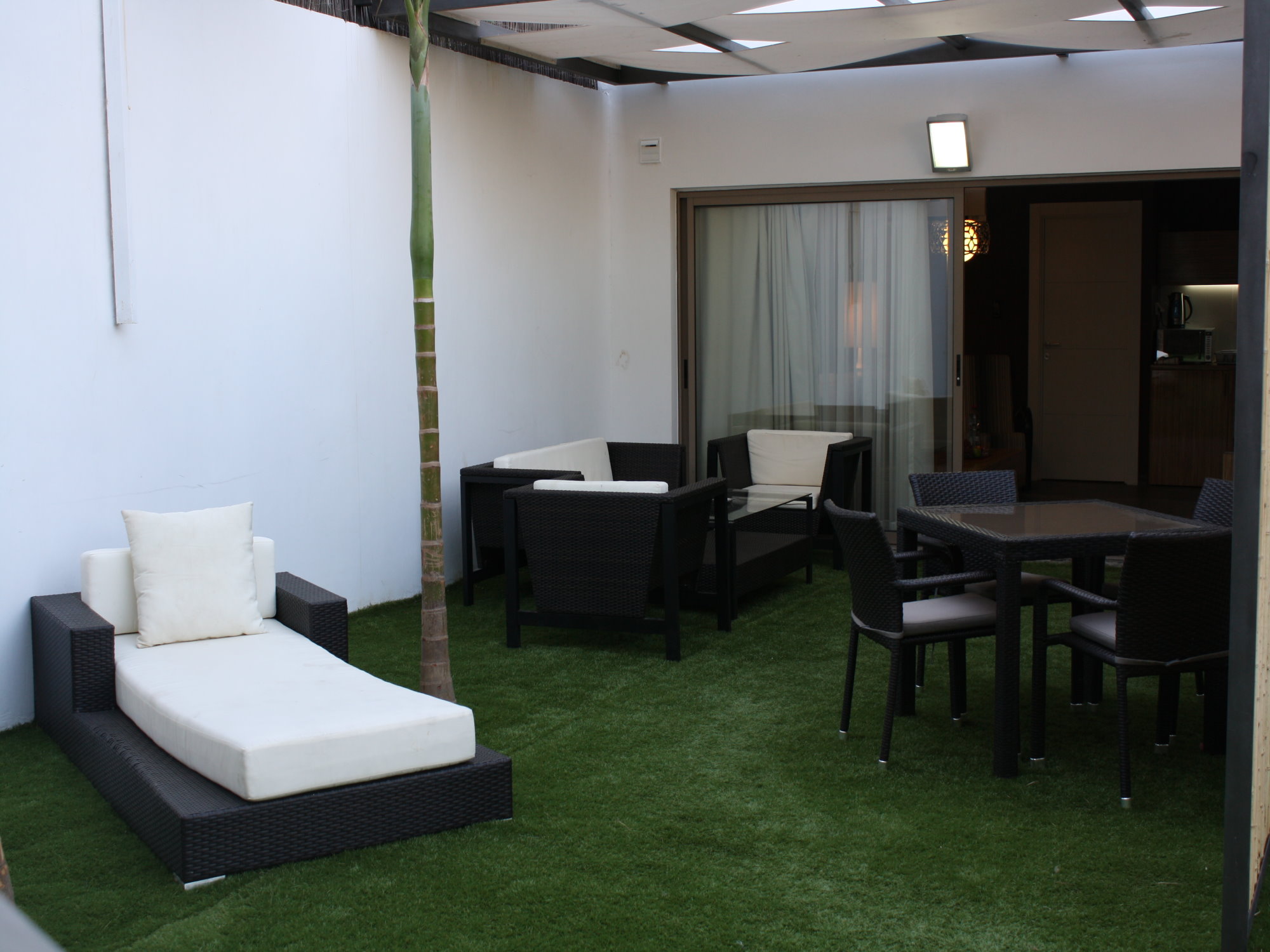 Rich Luxury Suites