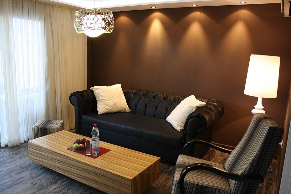 Rich Luxury Suites