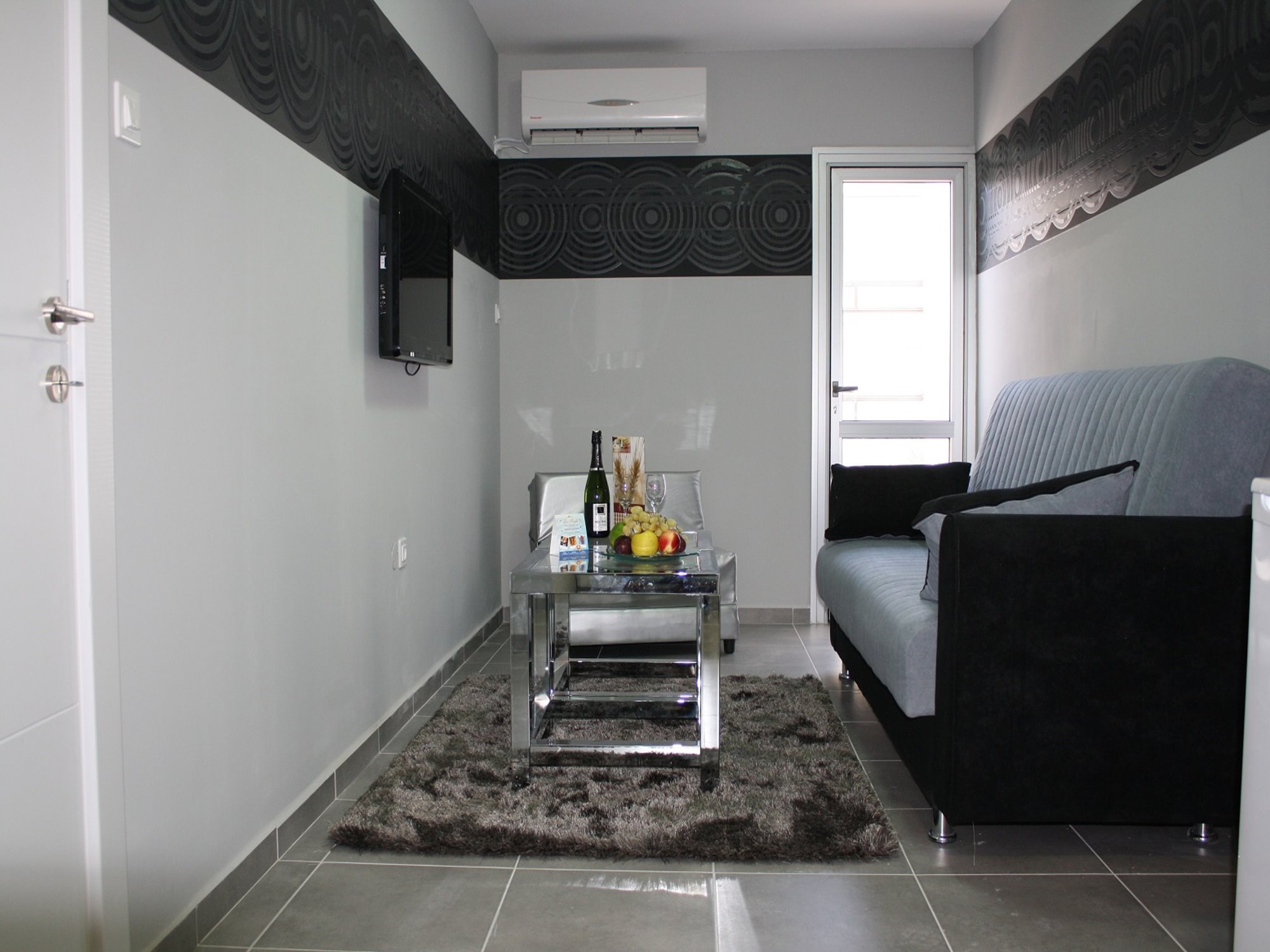 Rich Luxury Suites