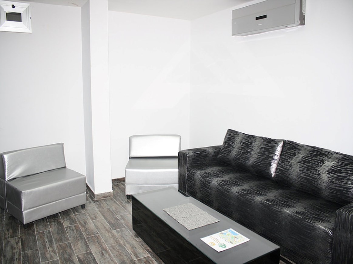Rich Luxury Suites