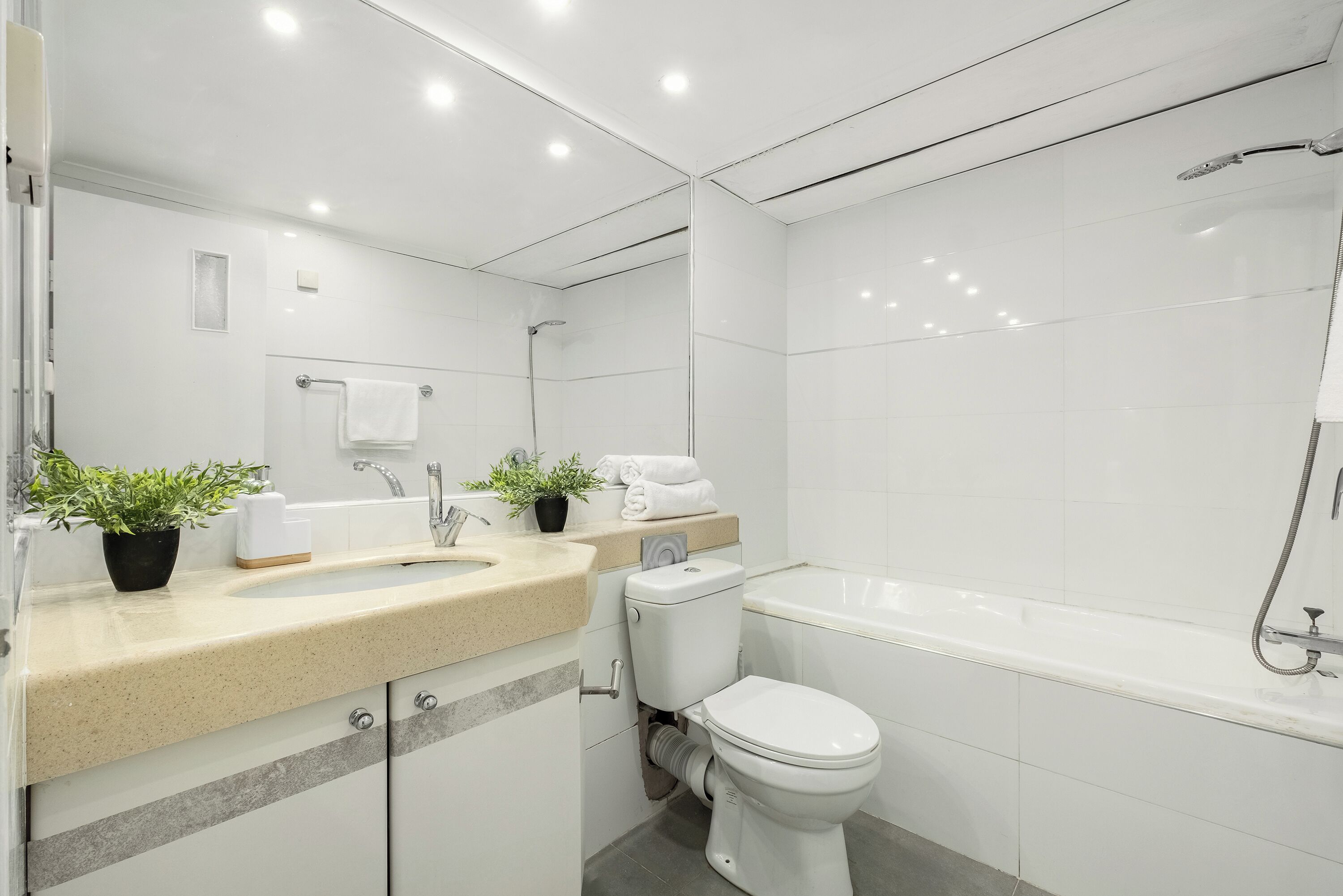 Royal Park Resort Apartments by Sea N' Rent