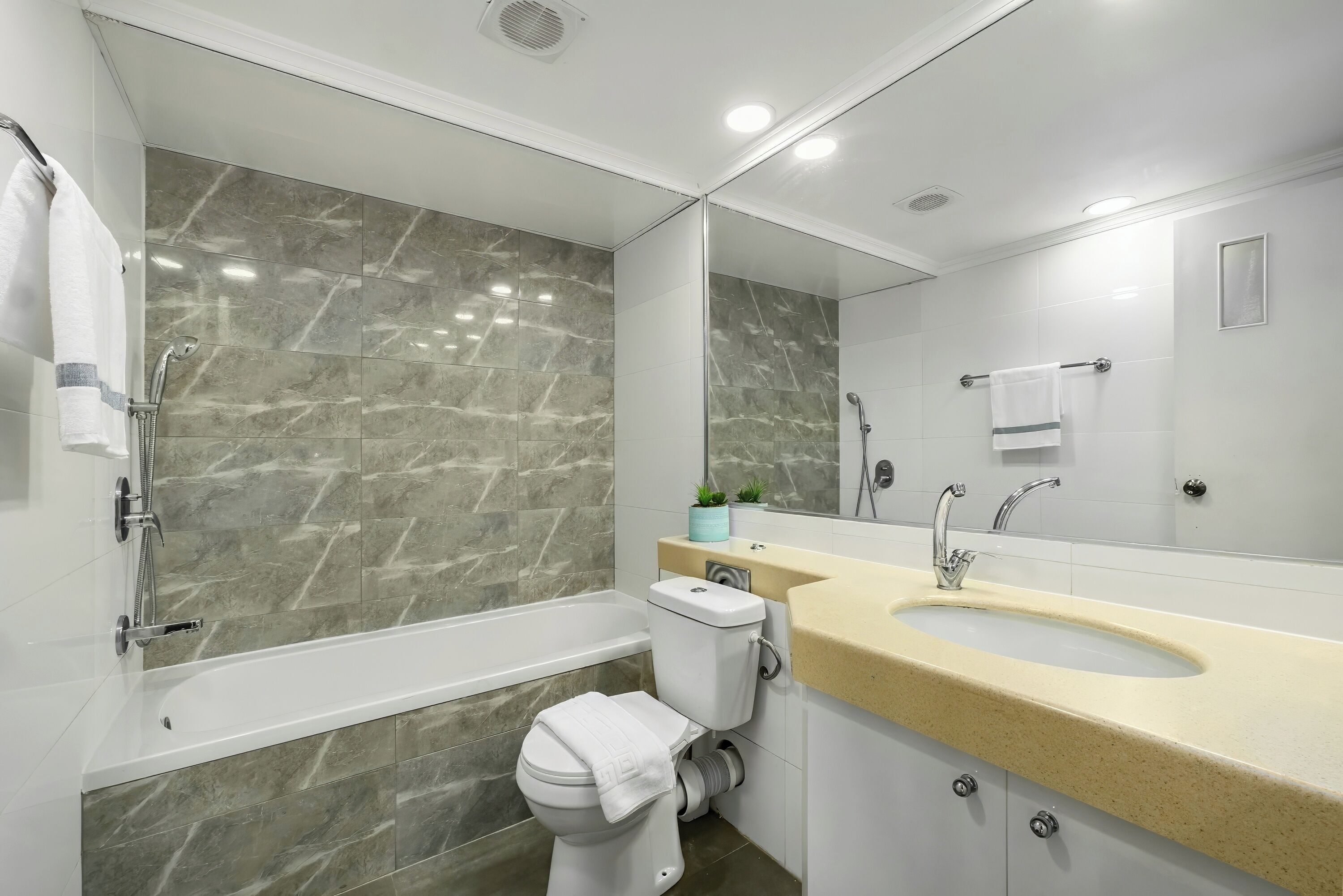 Royal Park Resort Apartments by Sea N' Rent