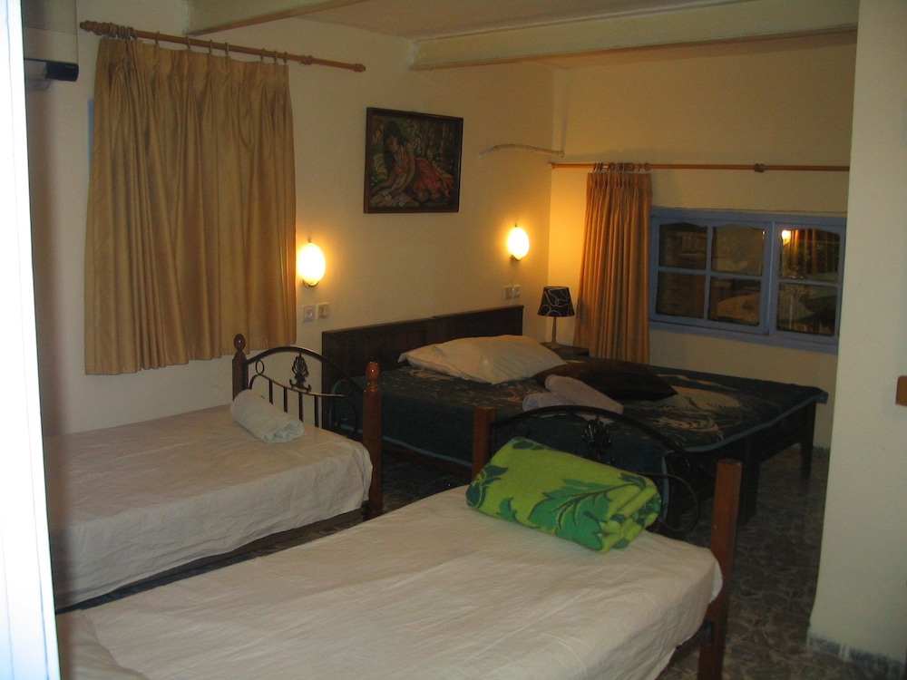 Akko Gate Hostel & Motel