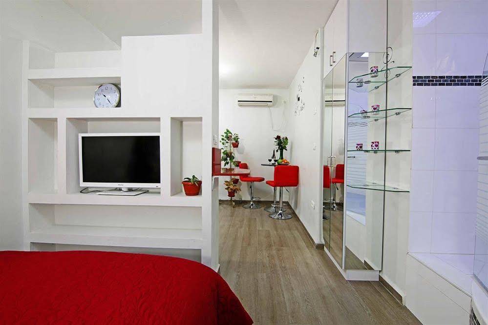 Sea Plaza Residence