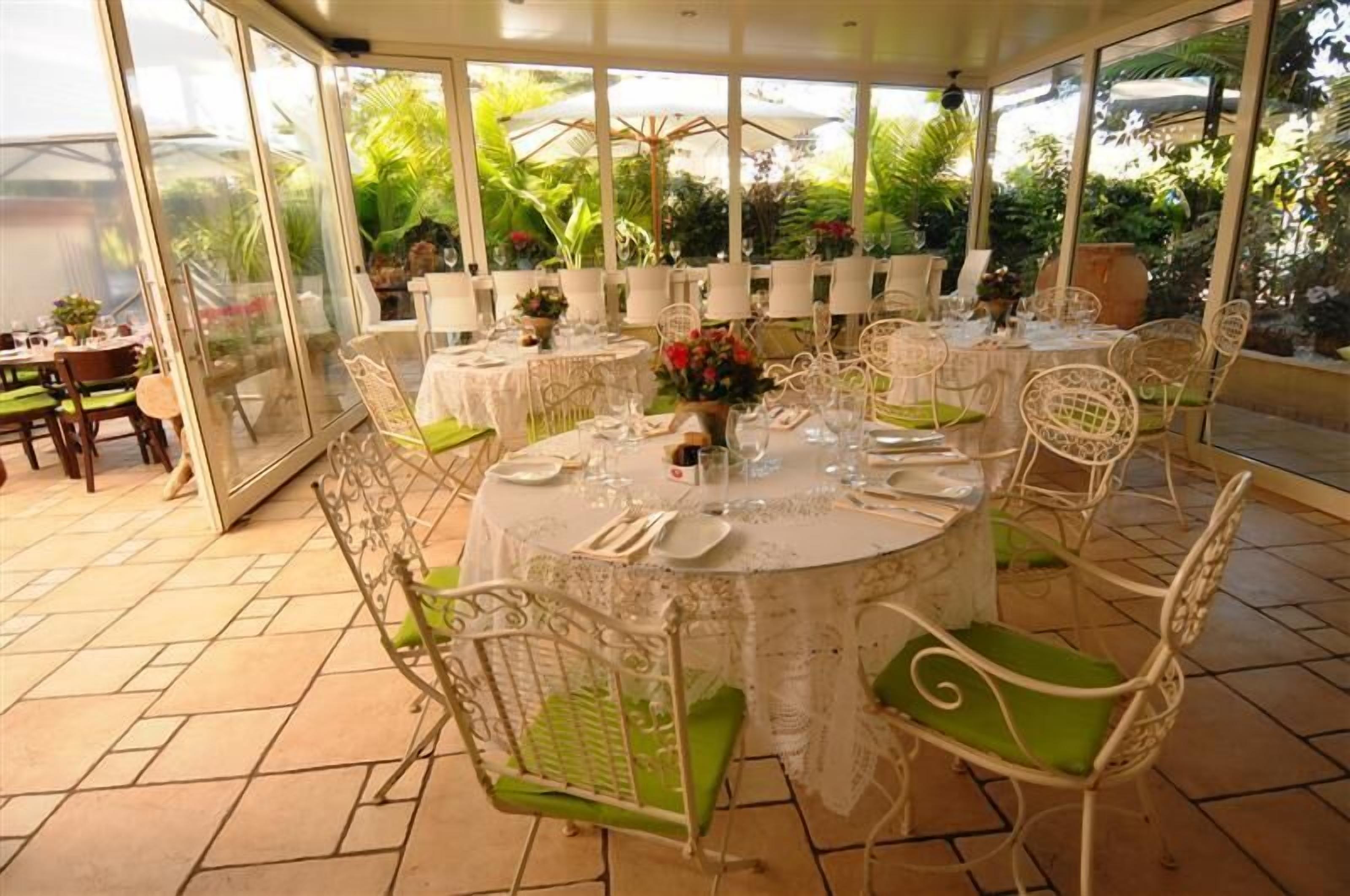 Villa Carmel Boutique