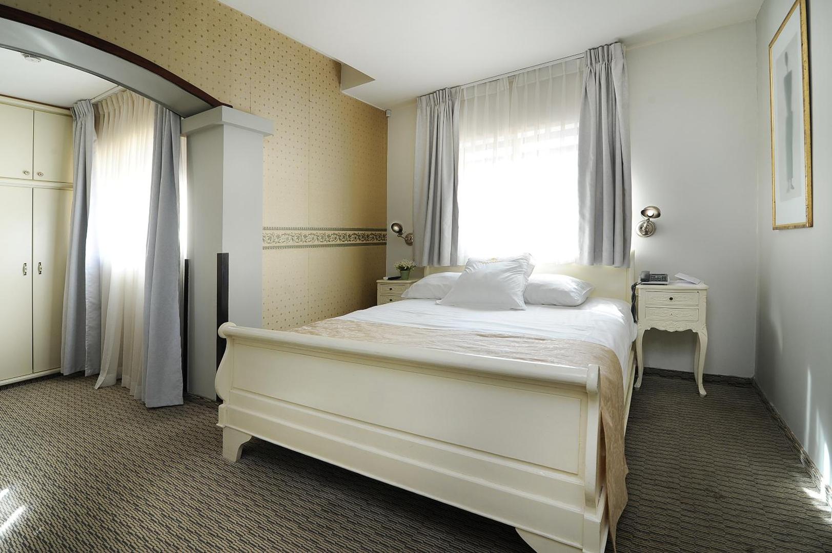 Villa Carmel Boutique